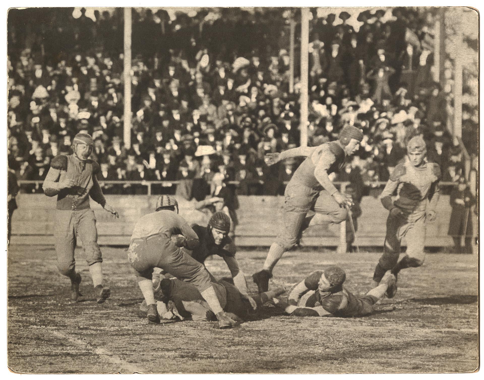 Image of University of Washington football game against University of Oregon, Seattle, November 25, 1909