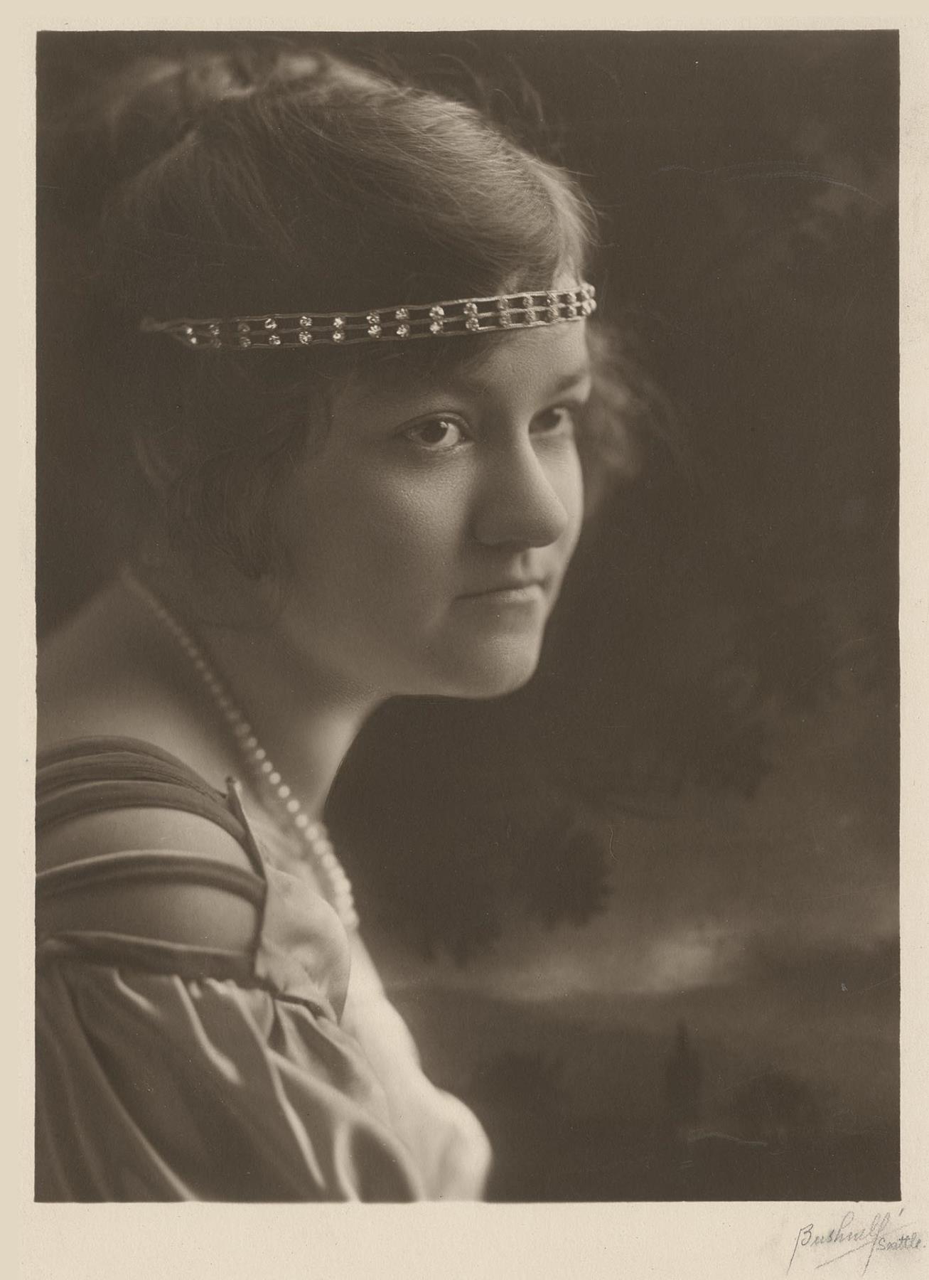 Image of Portrait of pianist Rosamond Crawford, Seattle, circa 1916
