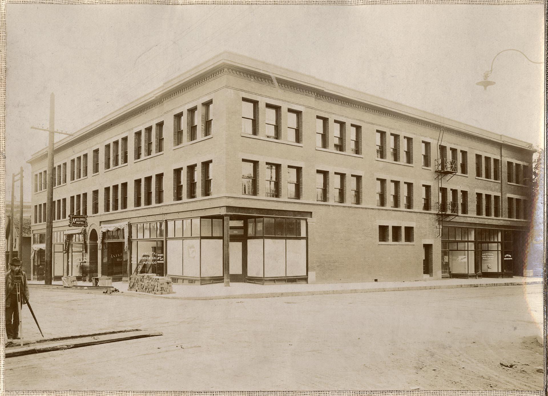 Image of Antlers Hotel, 320 Union St., Seattle, 1904