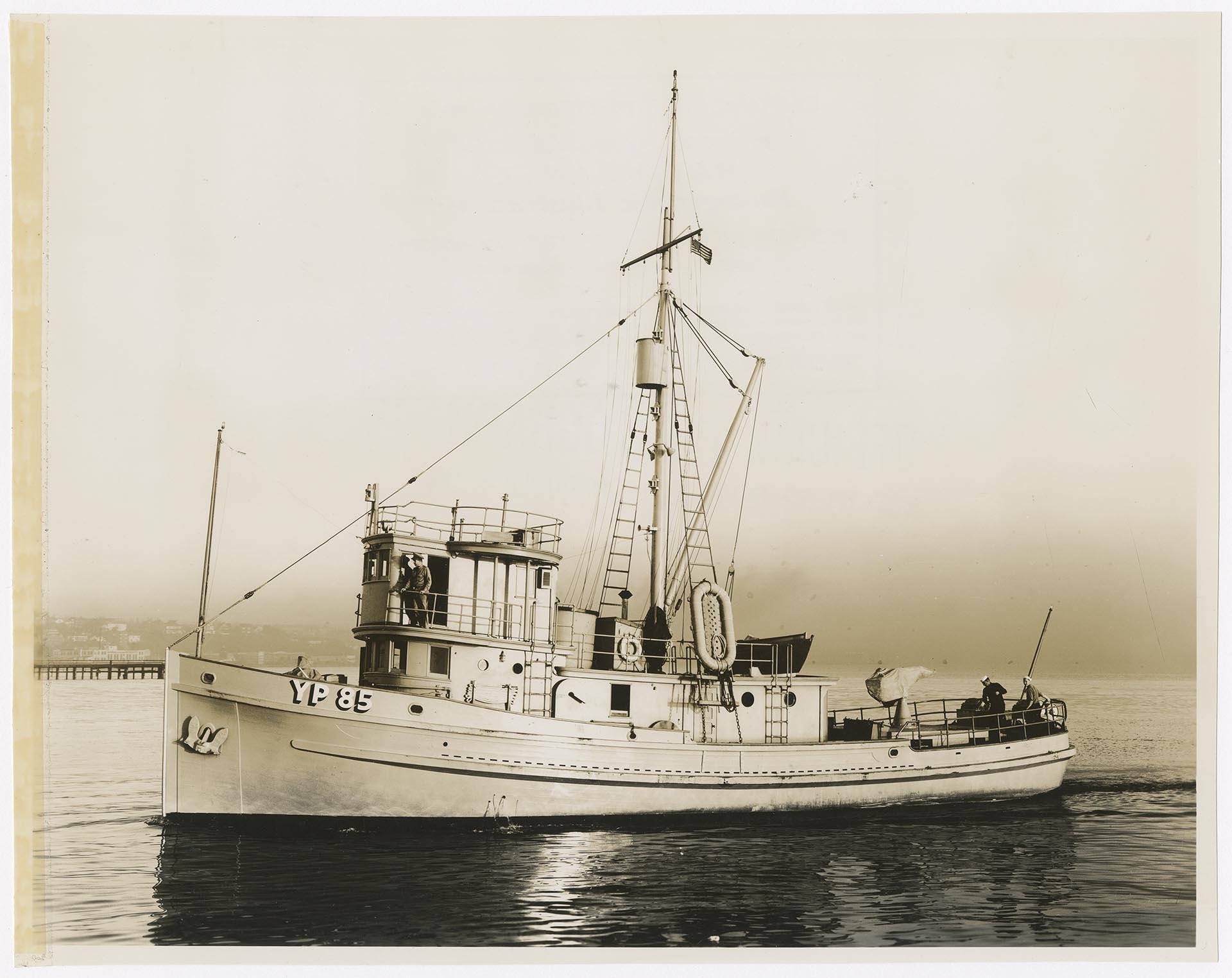 Image of U. S. Navy YP-85 under way near Seattle, 1941