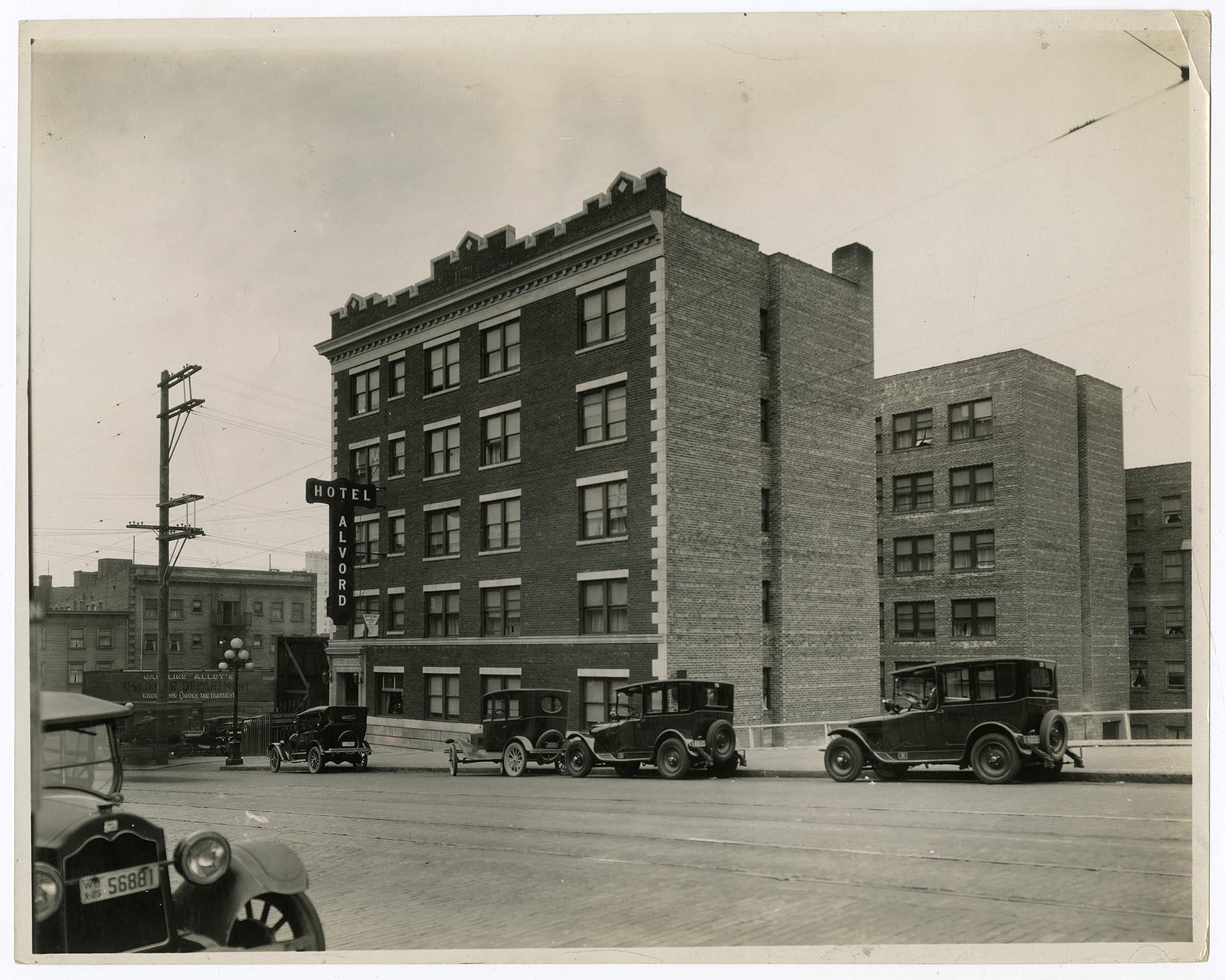 Image of Hotel Alvord, 9th Ave. and Pike St., Seattle, circa 1925