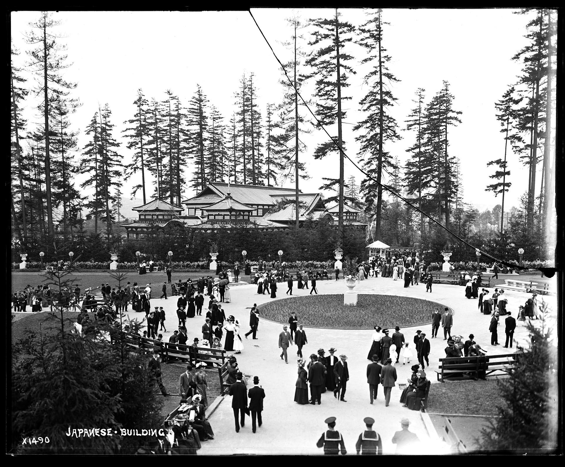 Image of Union Circle and the Japan Building at the Alaska-Yukon-Pacific Exposition, 1909