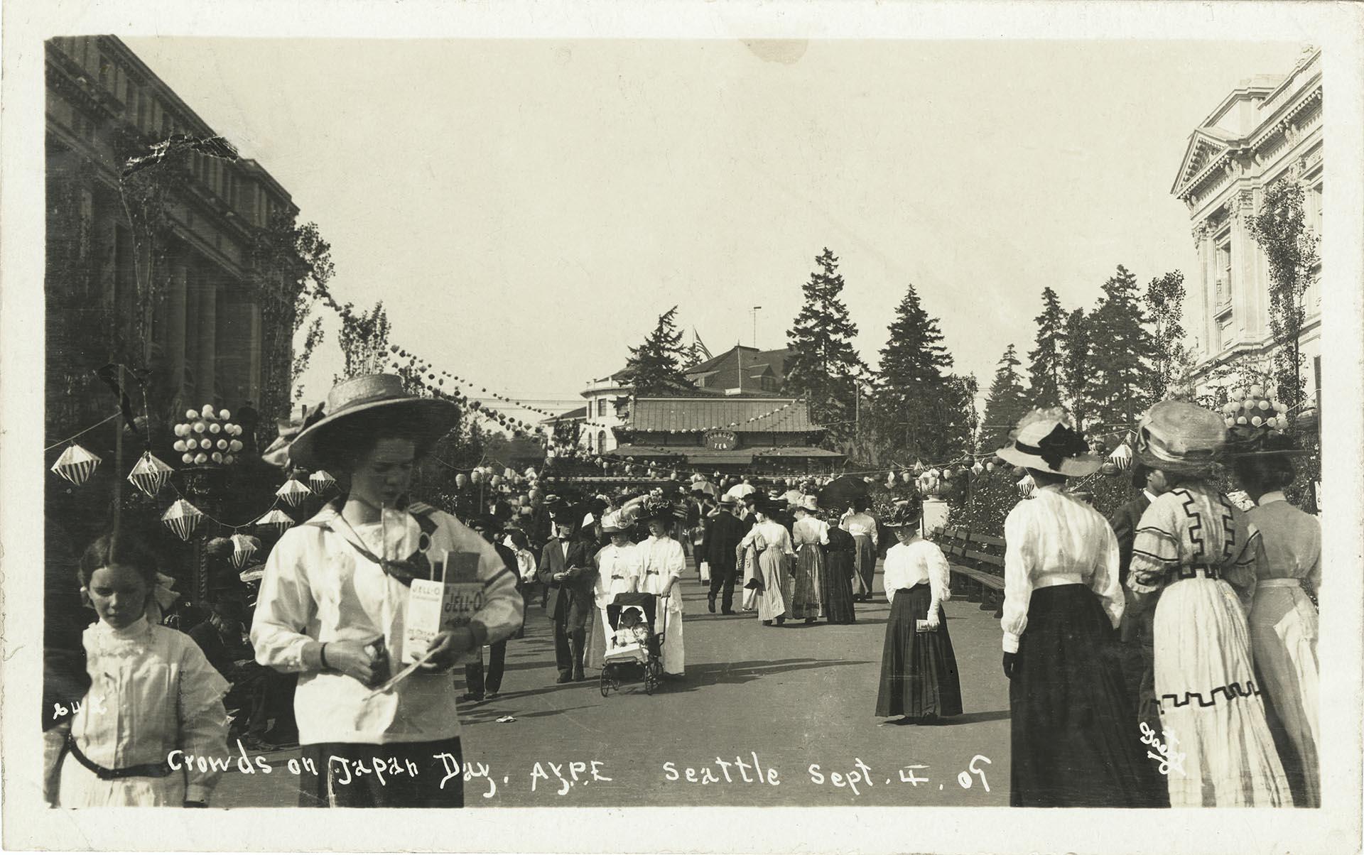 Image of Crowds on Japan Day at the Alaska-Yukon-Pacific Exposition, Seattle, September 4, 1909