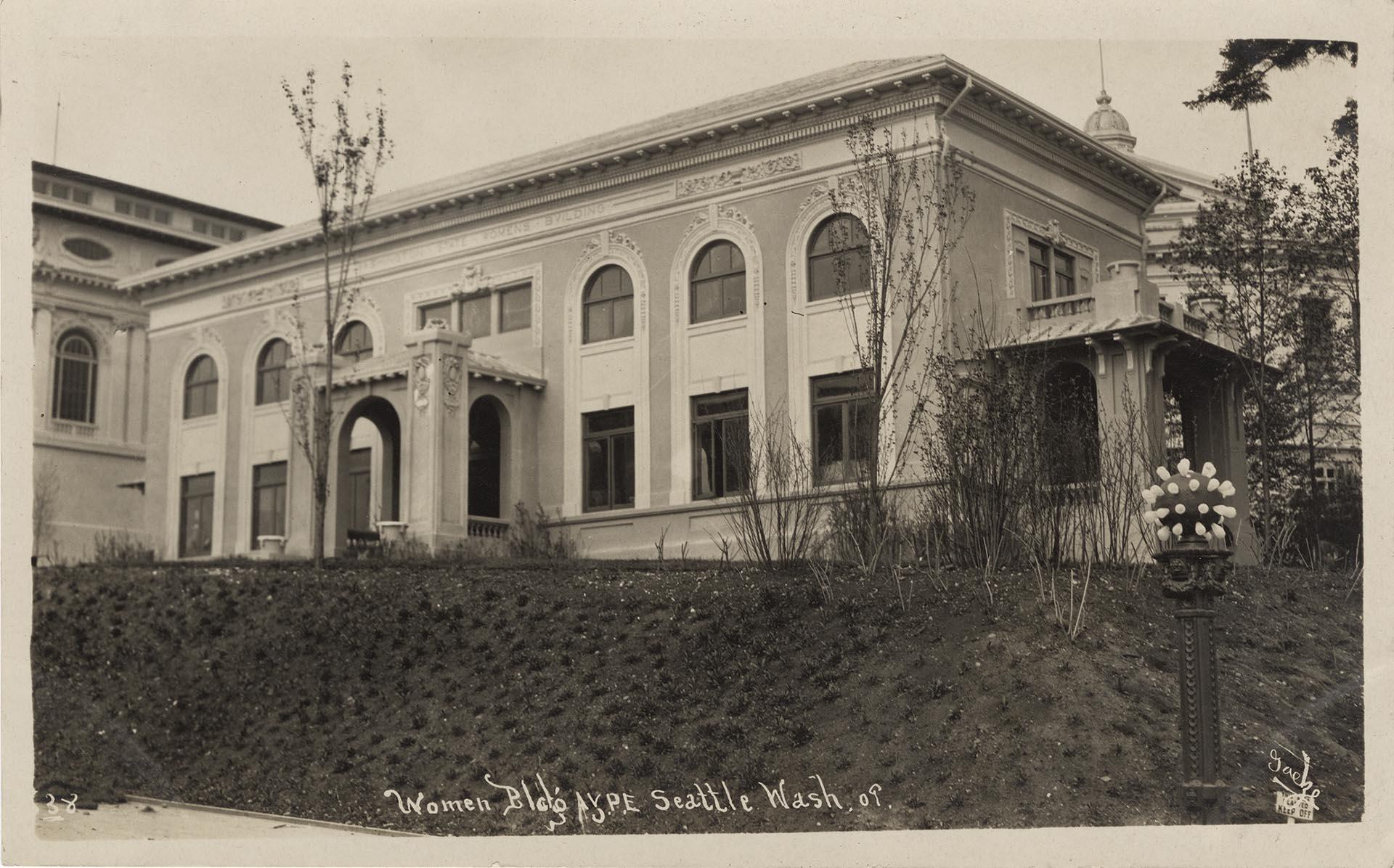 Image of Women's Building at the Alaska-Yukon-Pacific Exposition, Seattle, 1909