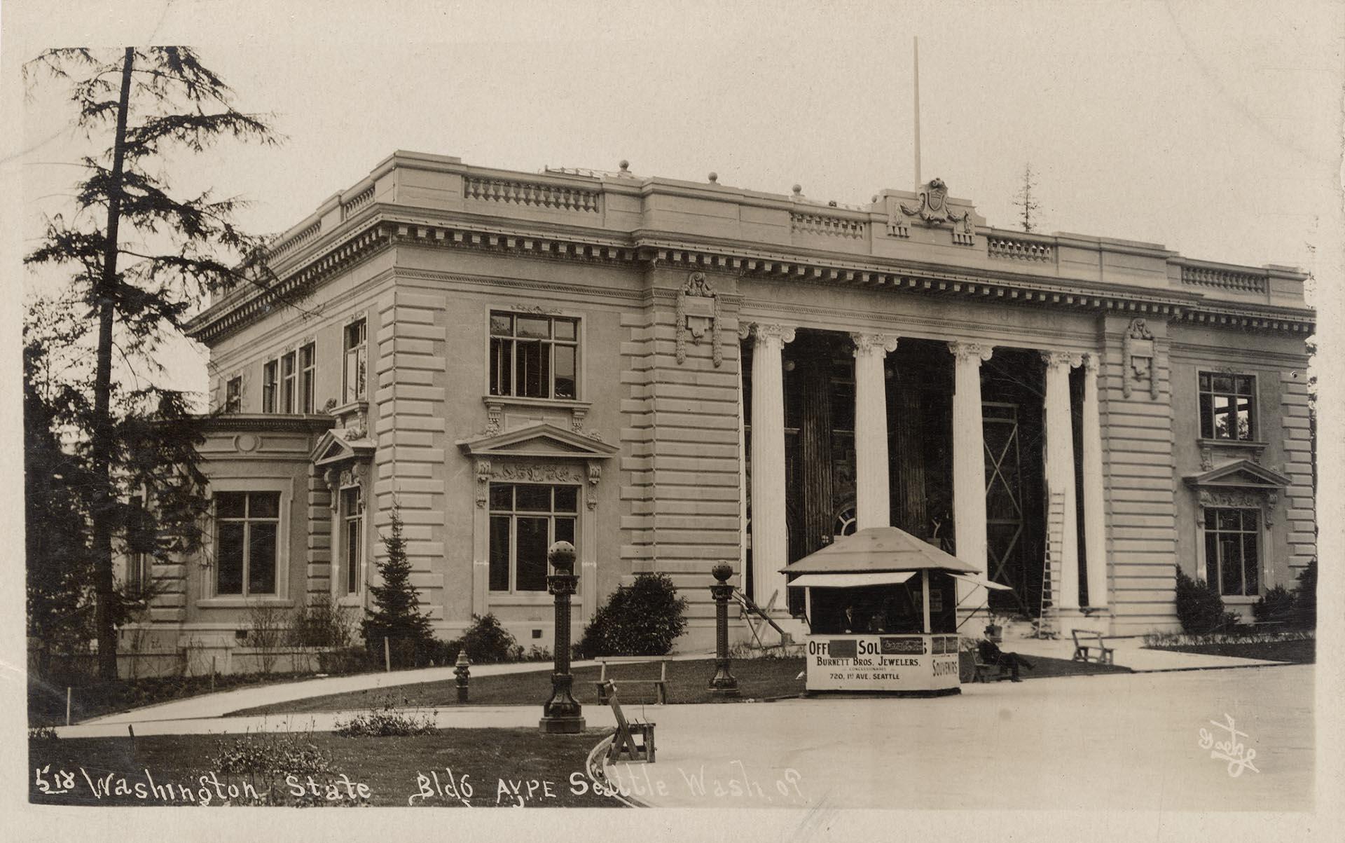 Image of Washington State Building at the Alaska-Yukon-Pacific Exposition, Seattle, 1909