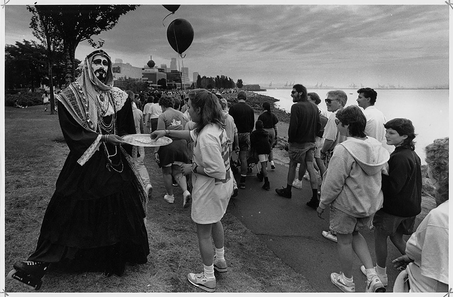 Image of Northwest AIDS Walk in Myrtle Edwards Park, Seattle, September 22, 1991