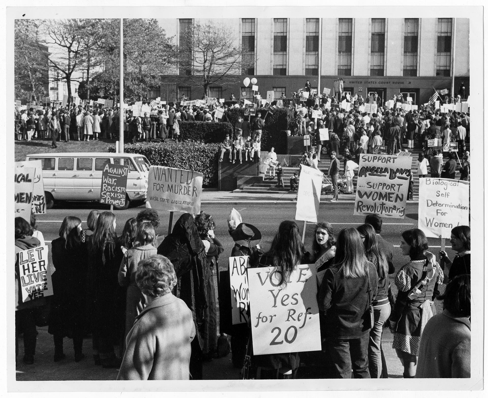 Image of Supporters of abortion reform demonstrating at United States Courthouse, Seattle, October 31, 1970