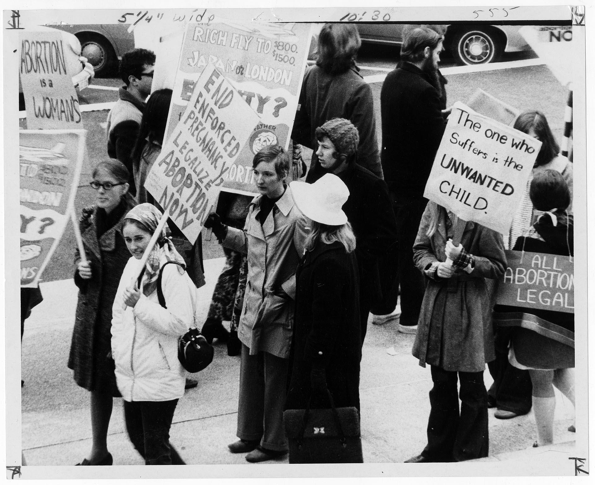 Image of Supporters of abortion reform marching on the Capitol, Olympia, January 12, 1970<br />