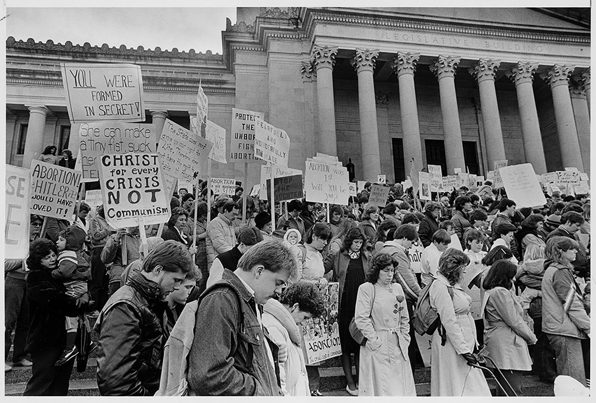 Image of Supporters of Initiative 471 demonstrating outside Capitol, Olympia, January 18, 1985