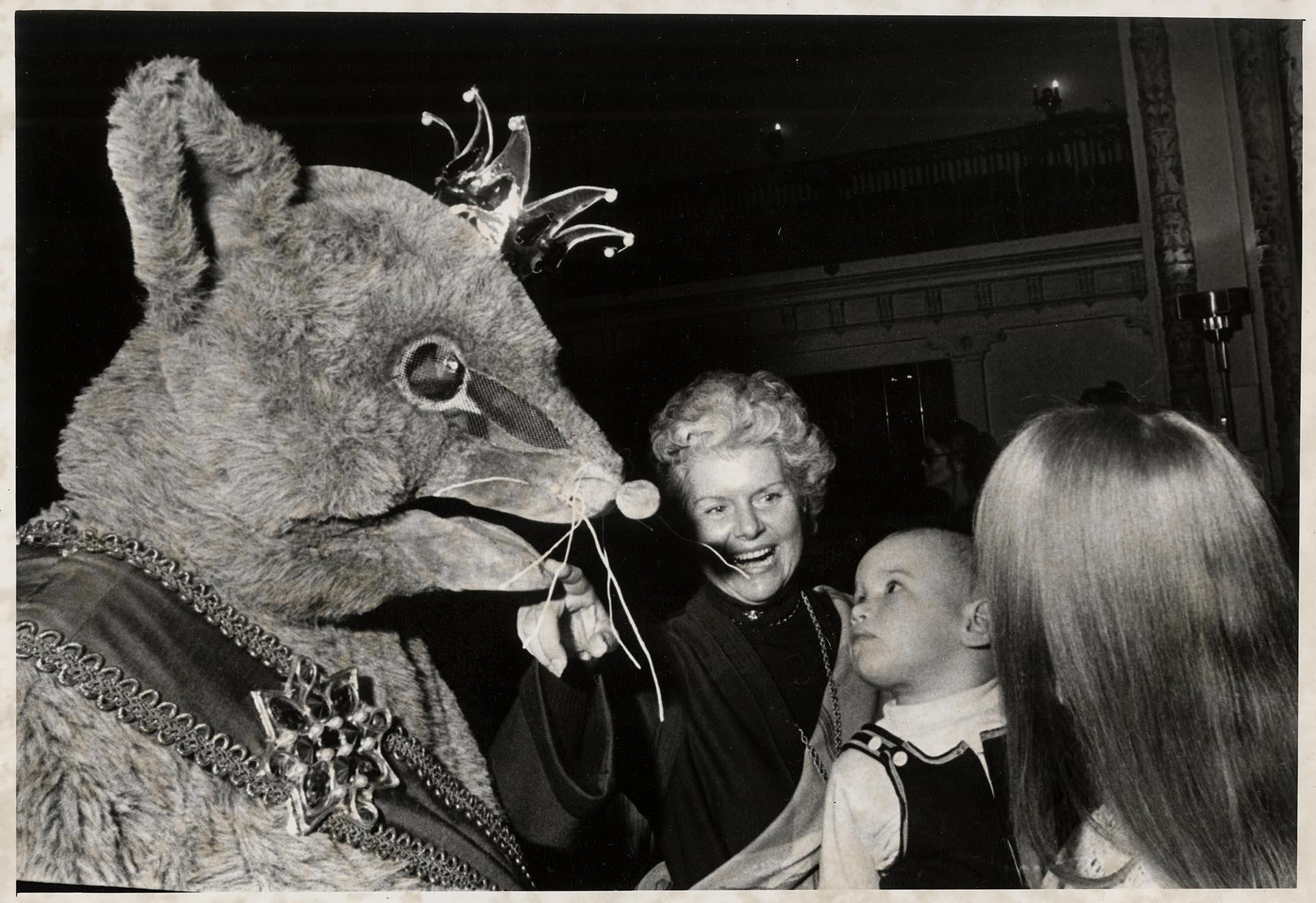 Image of The Mouse King, Gloria Neils, Sasha Mielke, and Angelique Mielke, Seattle, December 4, 1977