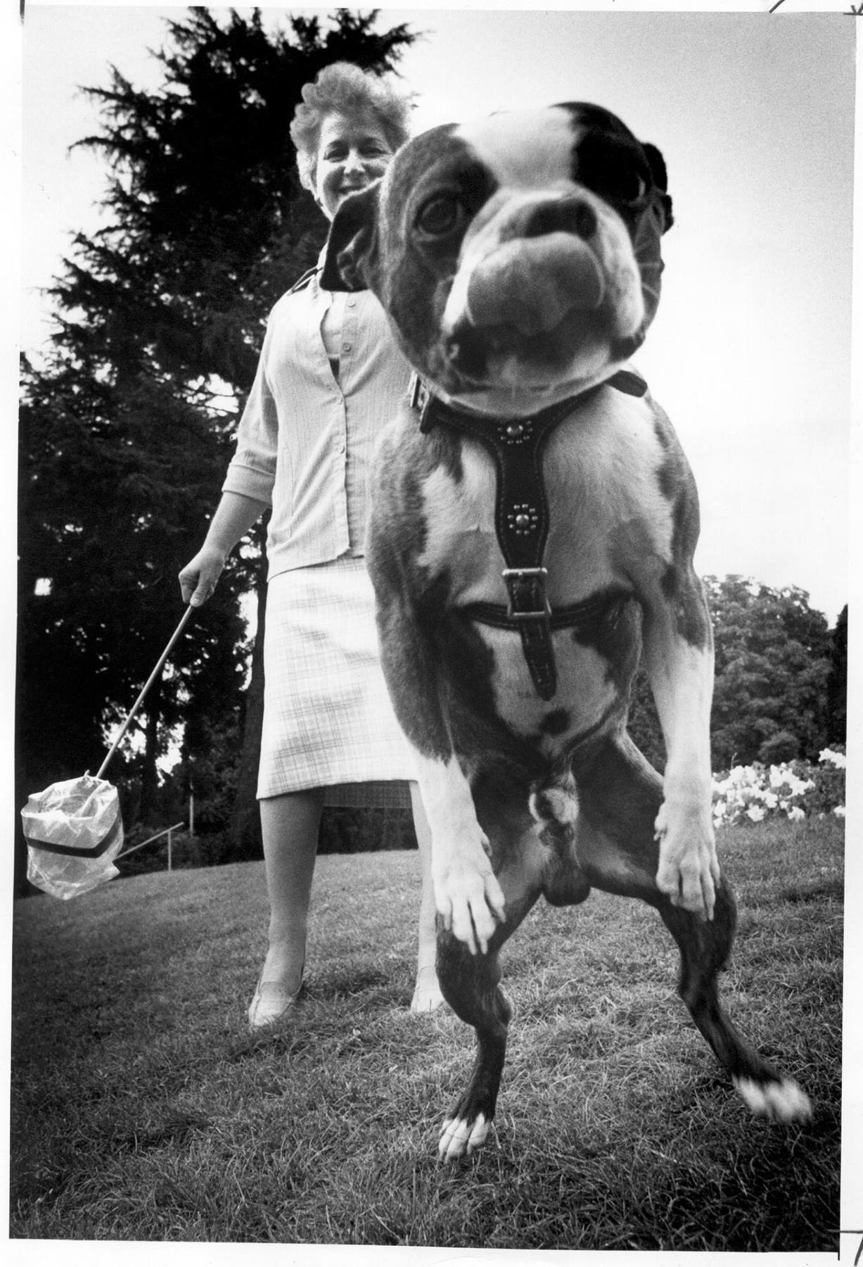 Image of Peggy Mainprice and Tuffy at Volunteer Park, Seattle, August 14, 1979