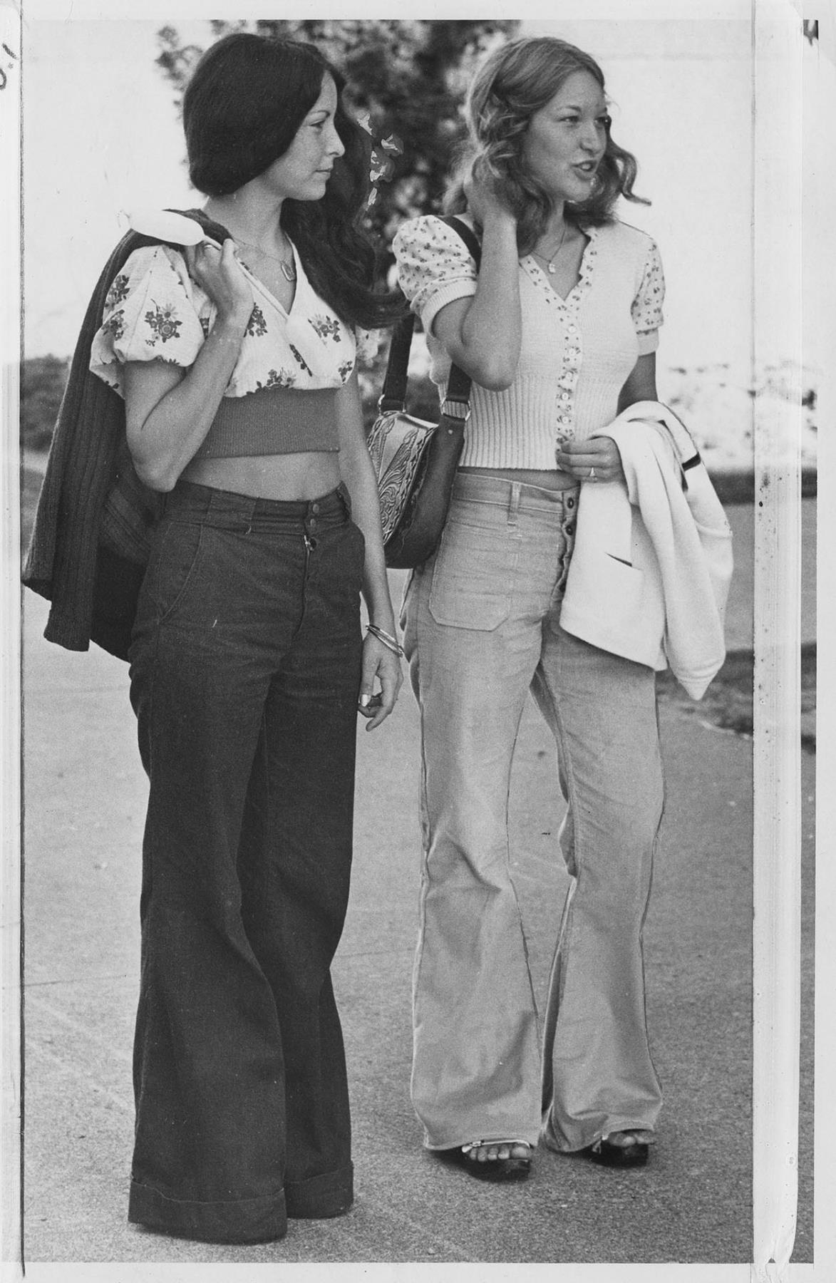 Image of High school fashion models, Seattle, September 6, 1973