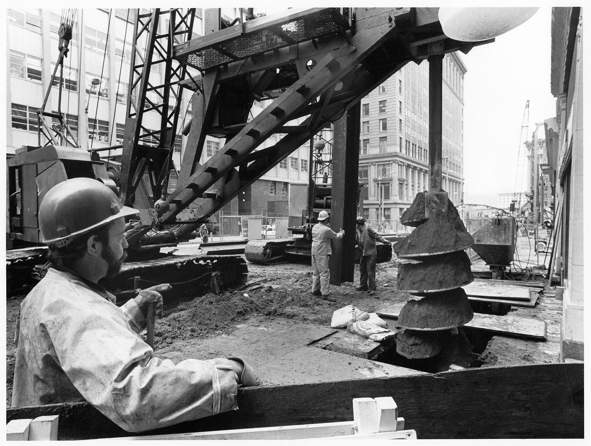 Image of Drill removing dirt during Metro Bus Tunnel construction, Seattle, April 30, 1987