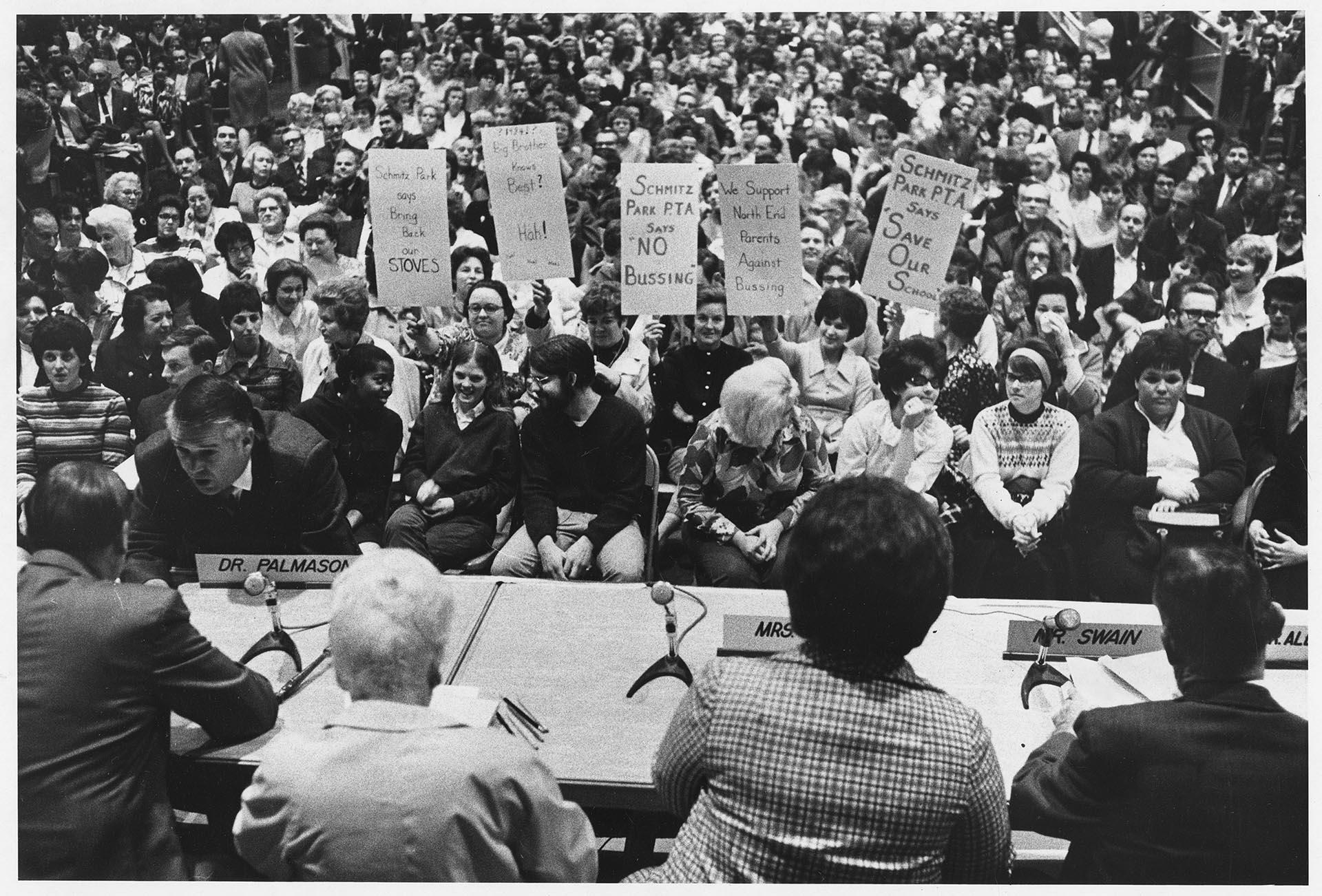 Image of Parents protest mandatory busing at Seattle School Board meeting, October 14, 1970