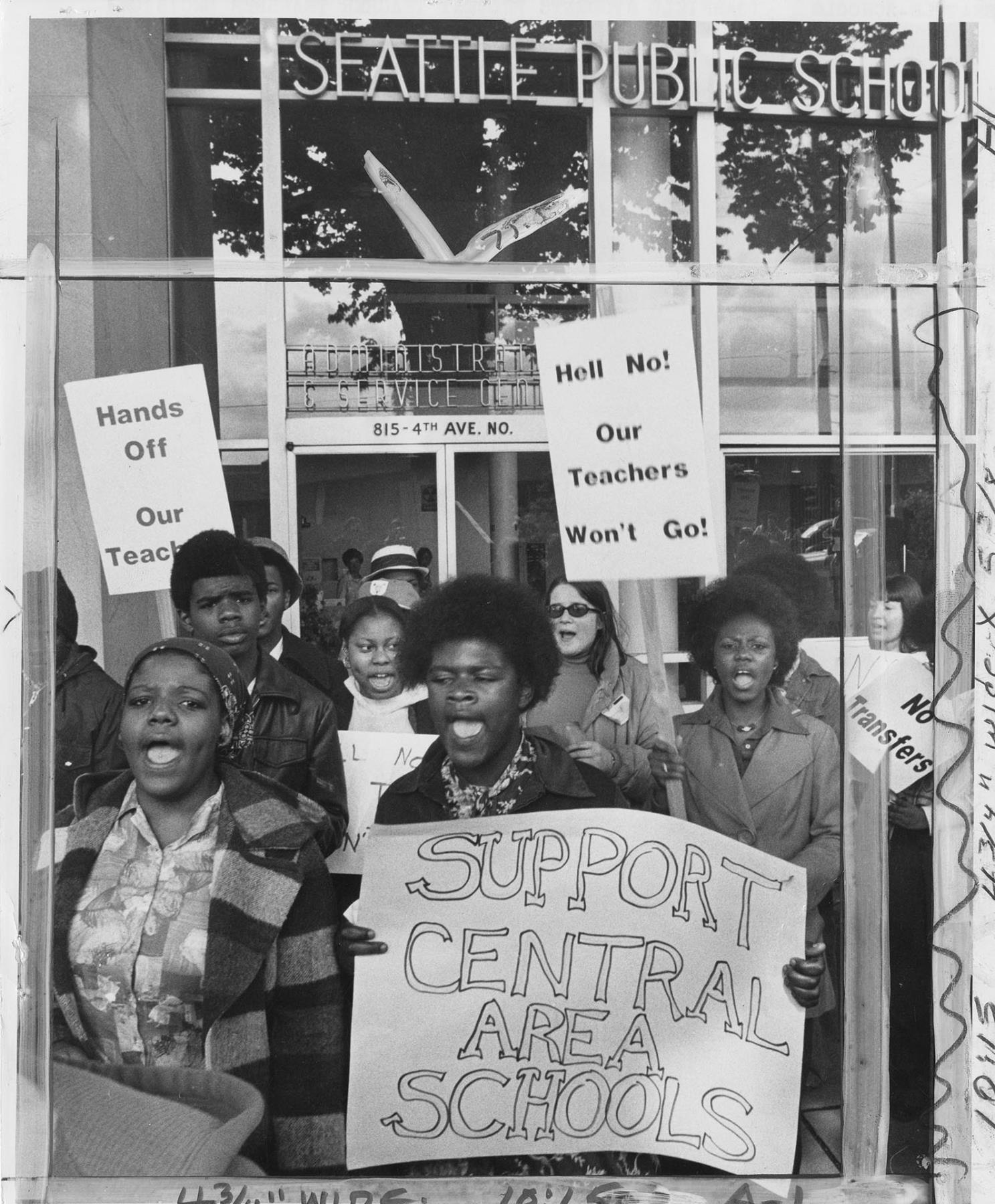 Image of Garfield students picketing at Seattle Public School's Administrative and Service Center, May 28, 1976