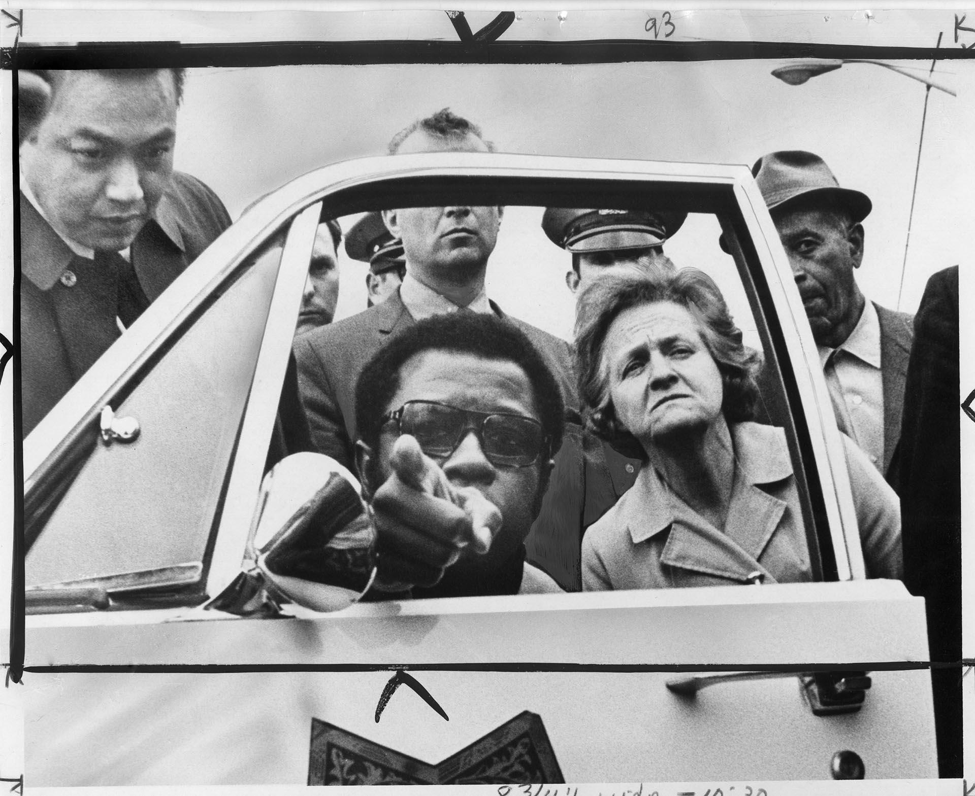 Image of Jurors reenacting Larry Ward shooting on 24th Avenue, Seattle, May 27, 1970