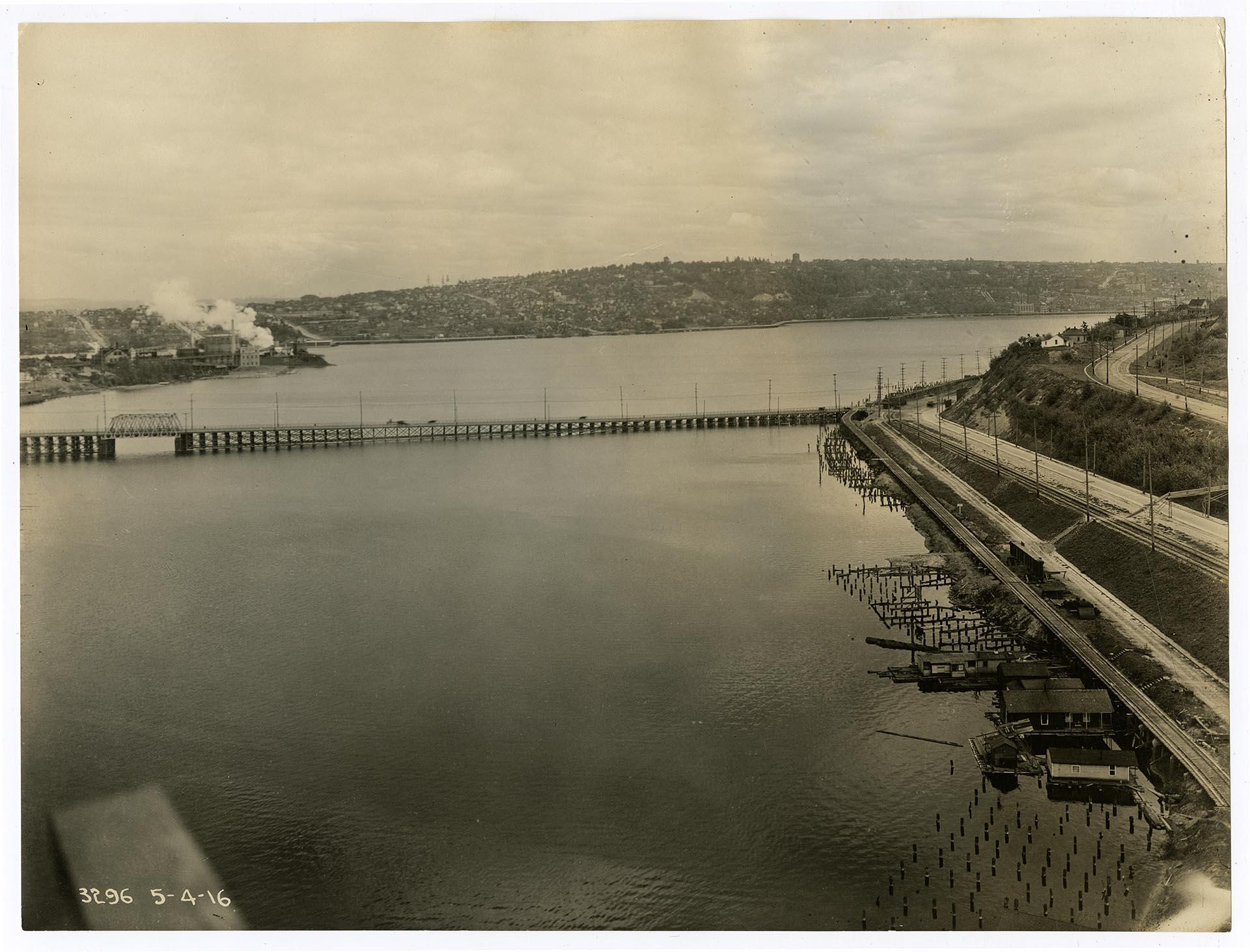 Image of Temporary Stone Way Bridge, Seattle, May 4, 1916