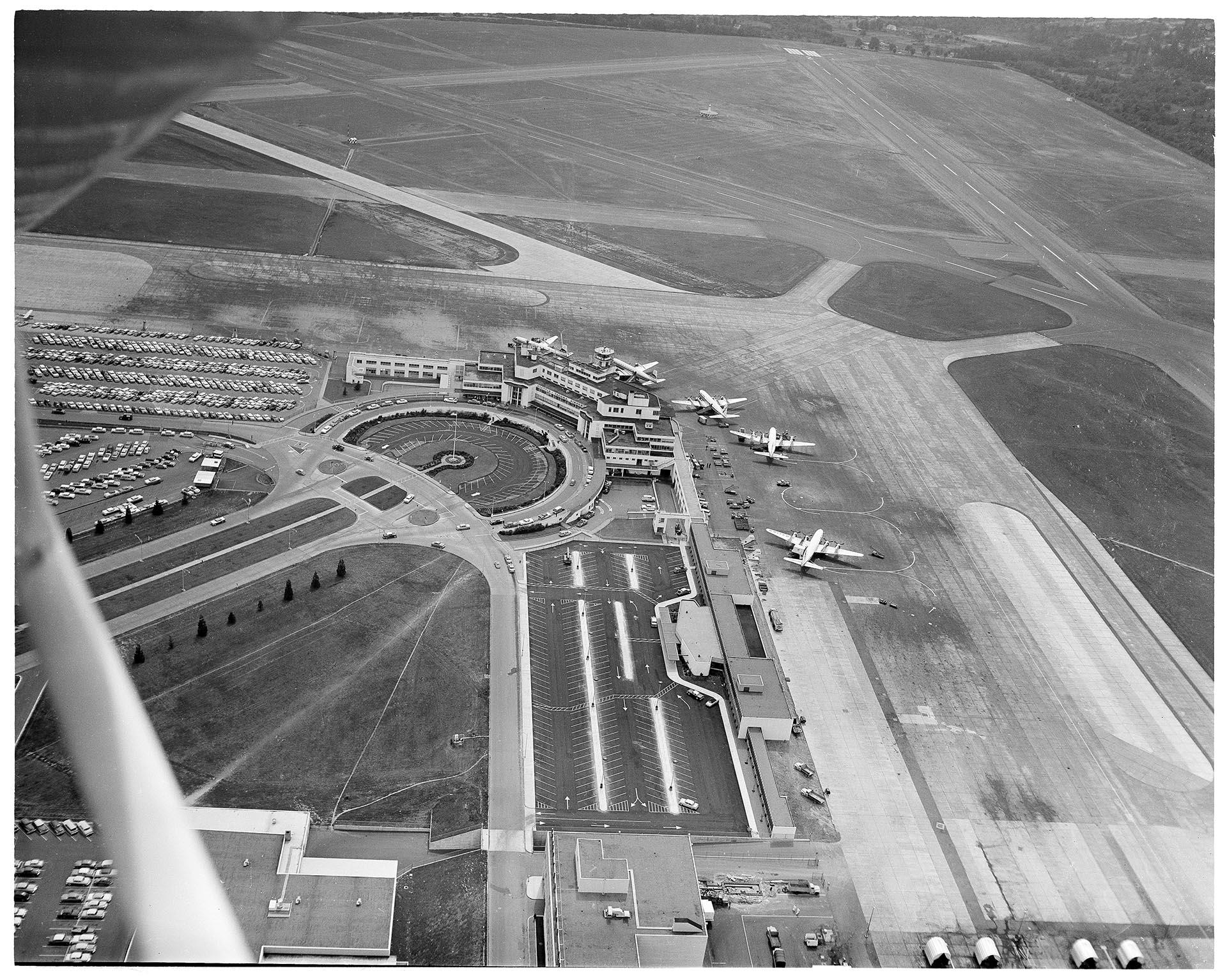 Image of Aerial view of Seattle-Tacoma International Airport, May 8, 1959