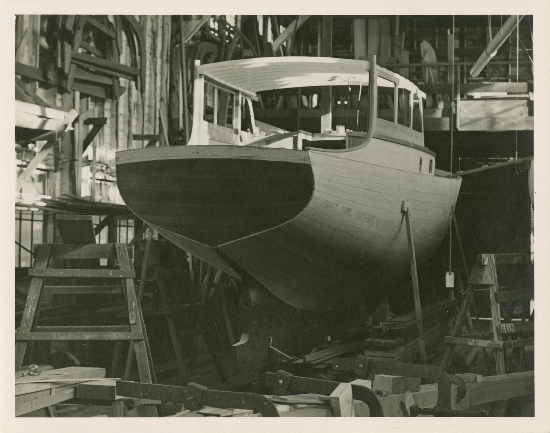 Image of Motor boat 