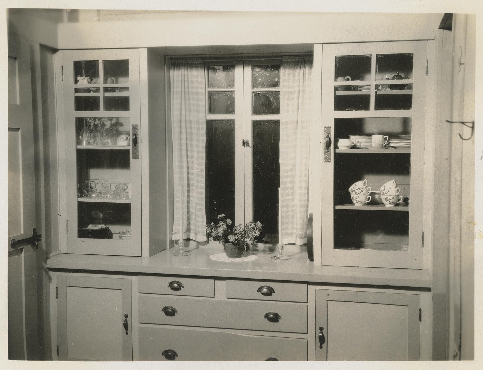 Image of Handmade china cabinet at Renfro residence, Beaux Arts Village, circa 1910
