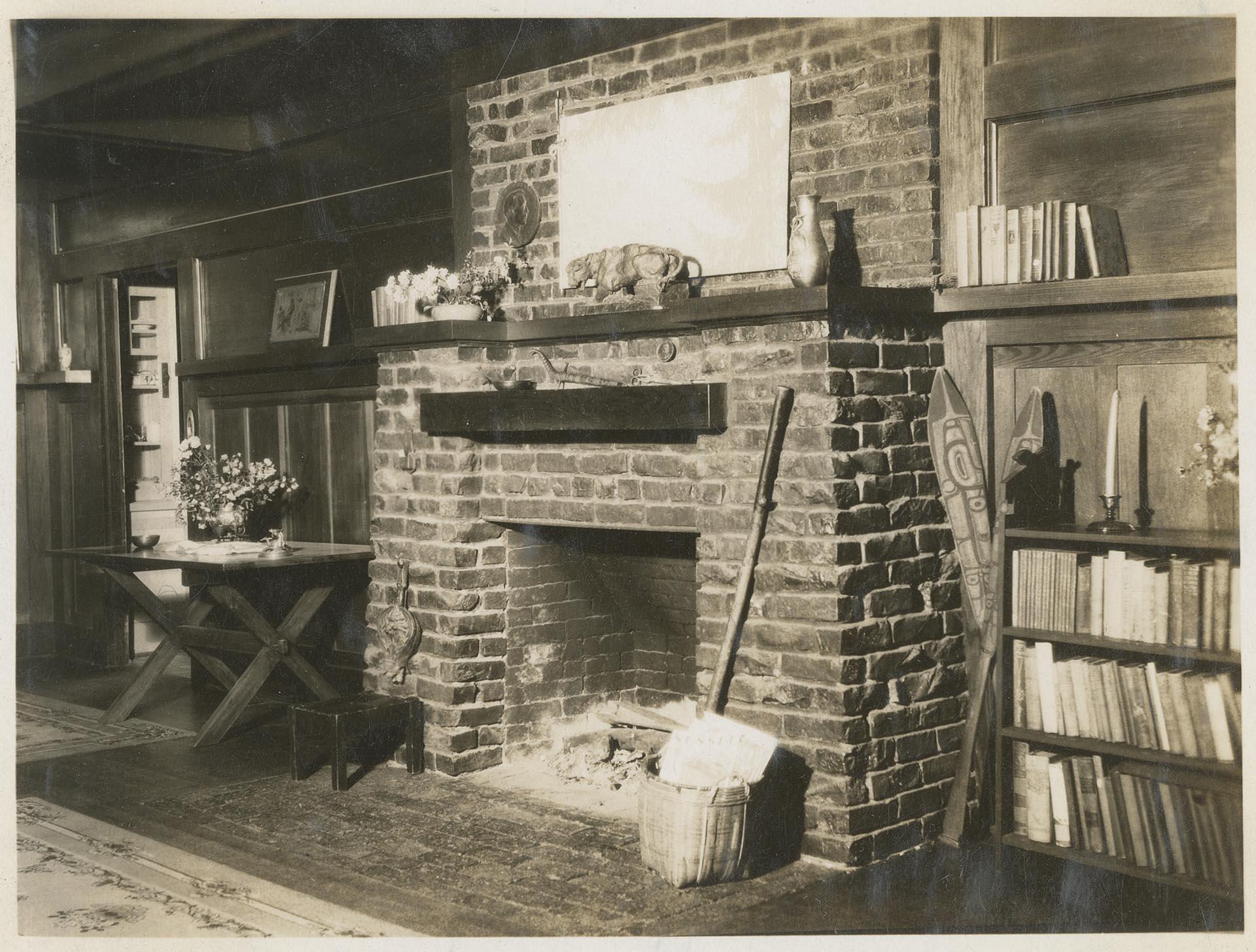 Image of Fireplace in living room at Renfro residence, Beaux Arts Village, circa 1910