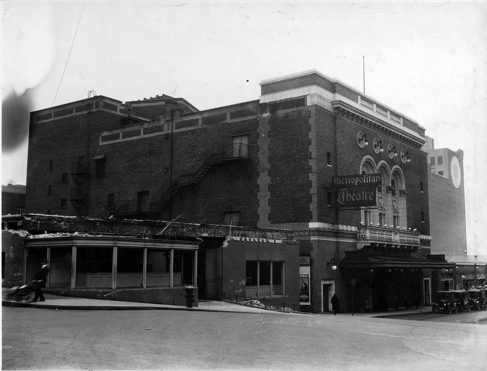 Image of Metropolitan Theatre, University St., Seattle, circa 1920