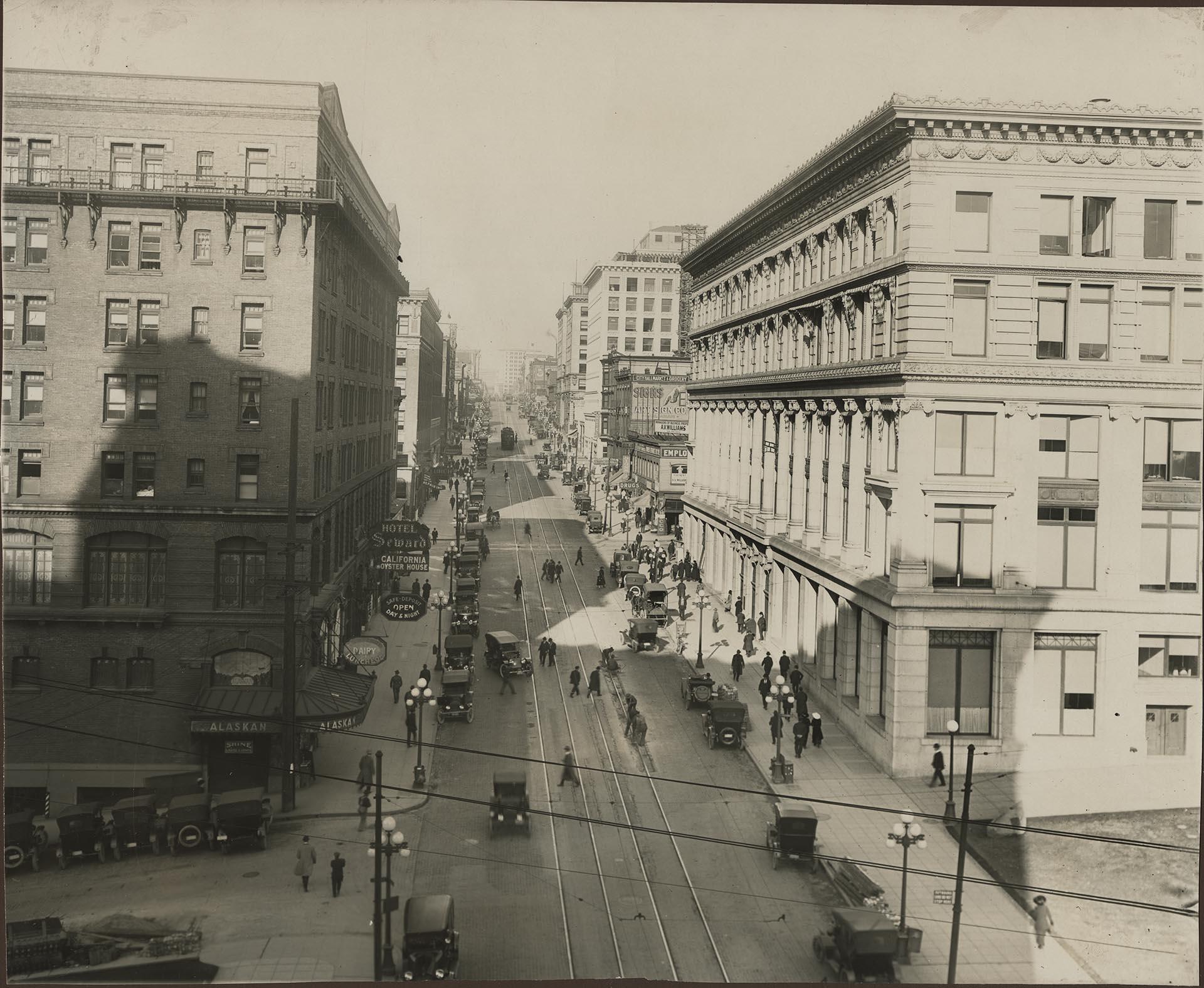 Image of Third Avenue looking north from Jefferson Street,  circa 1916