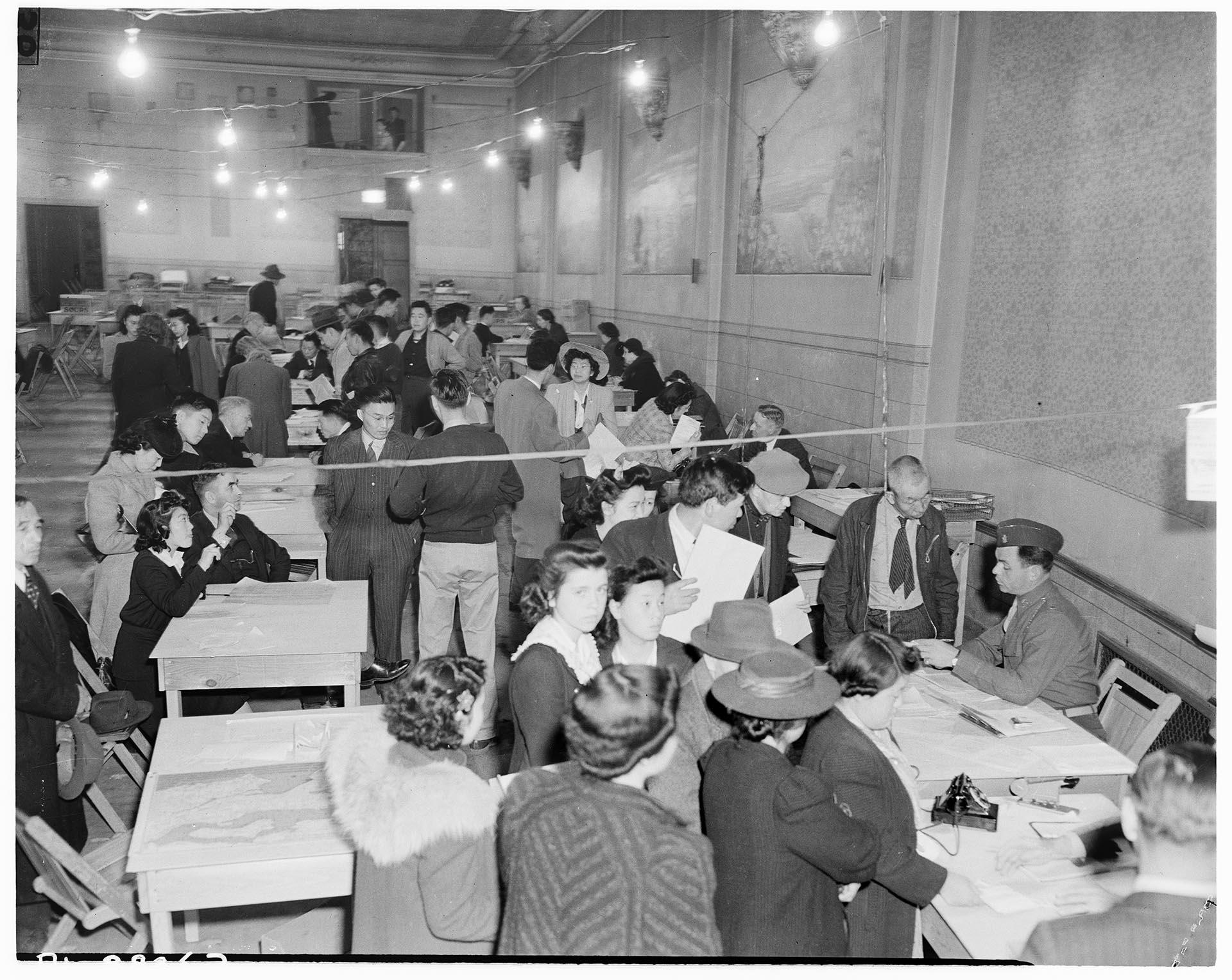 Image of Japanese Americans registering for exclusion, Seattle, April 26, 1942