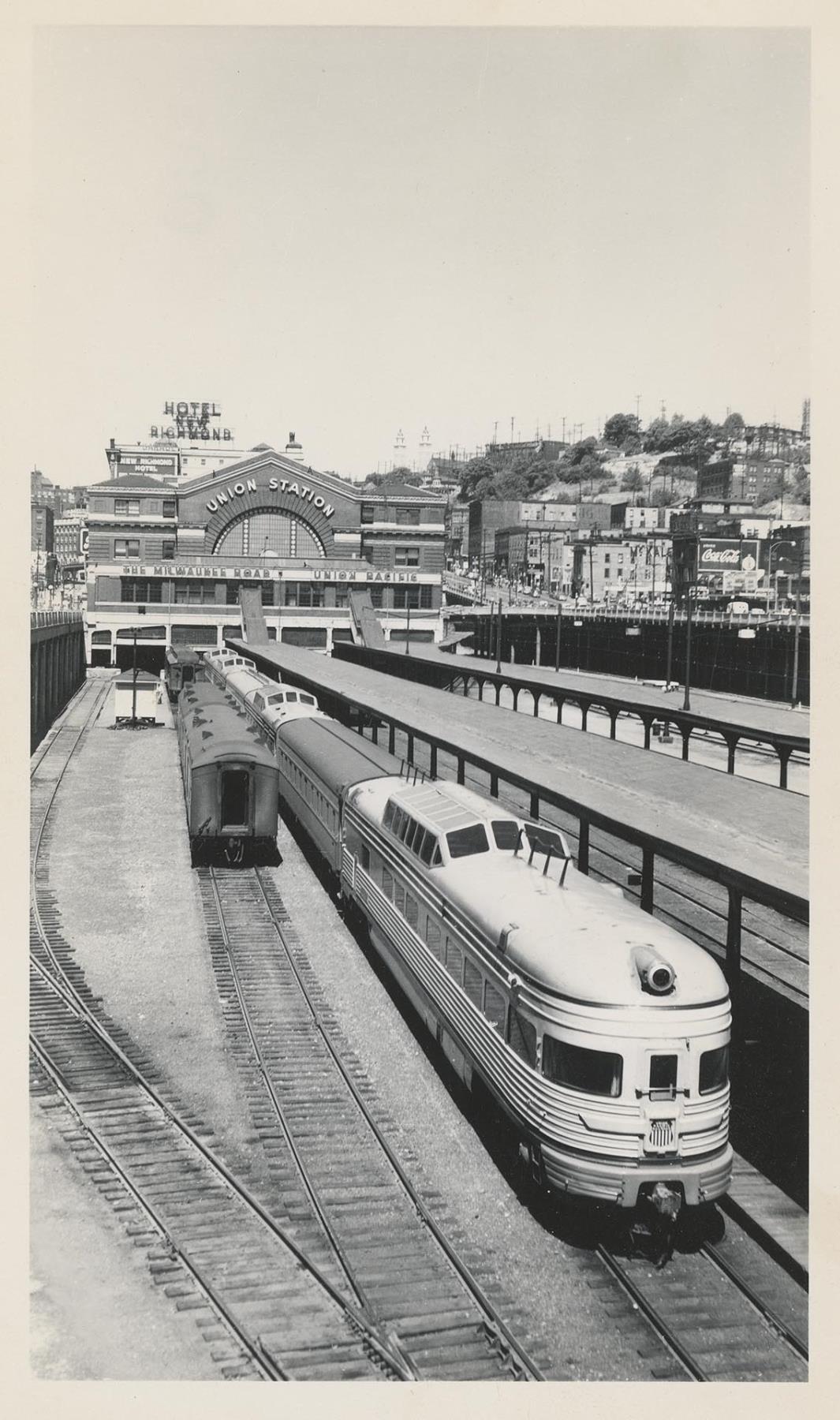 Image of Train of Tomorrow at Union Station, Seattle, 1950