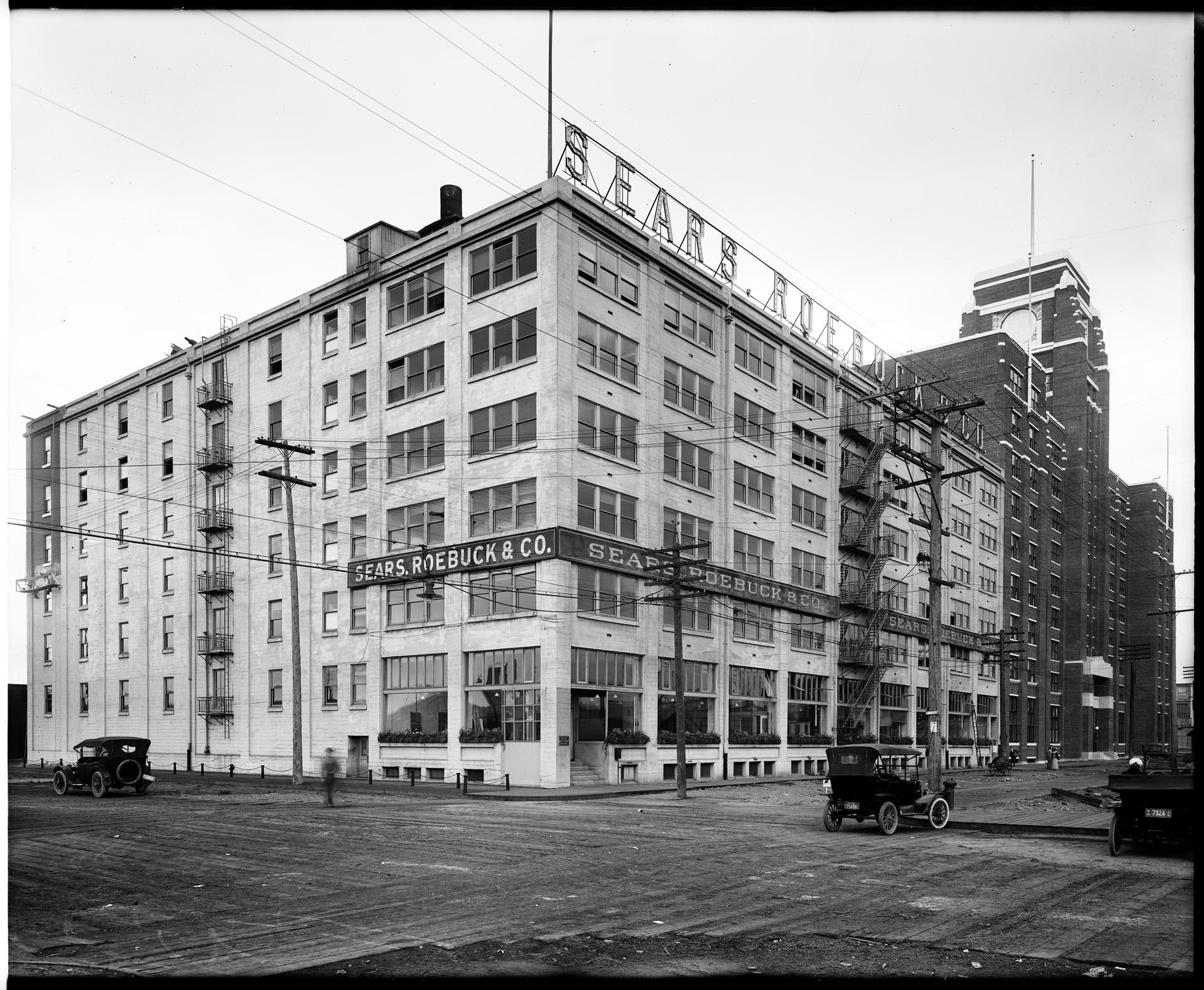 Image of Exterior of Sears, Roebuck & Company warehouse, Seattle, circa 1915