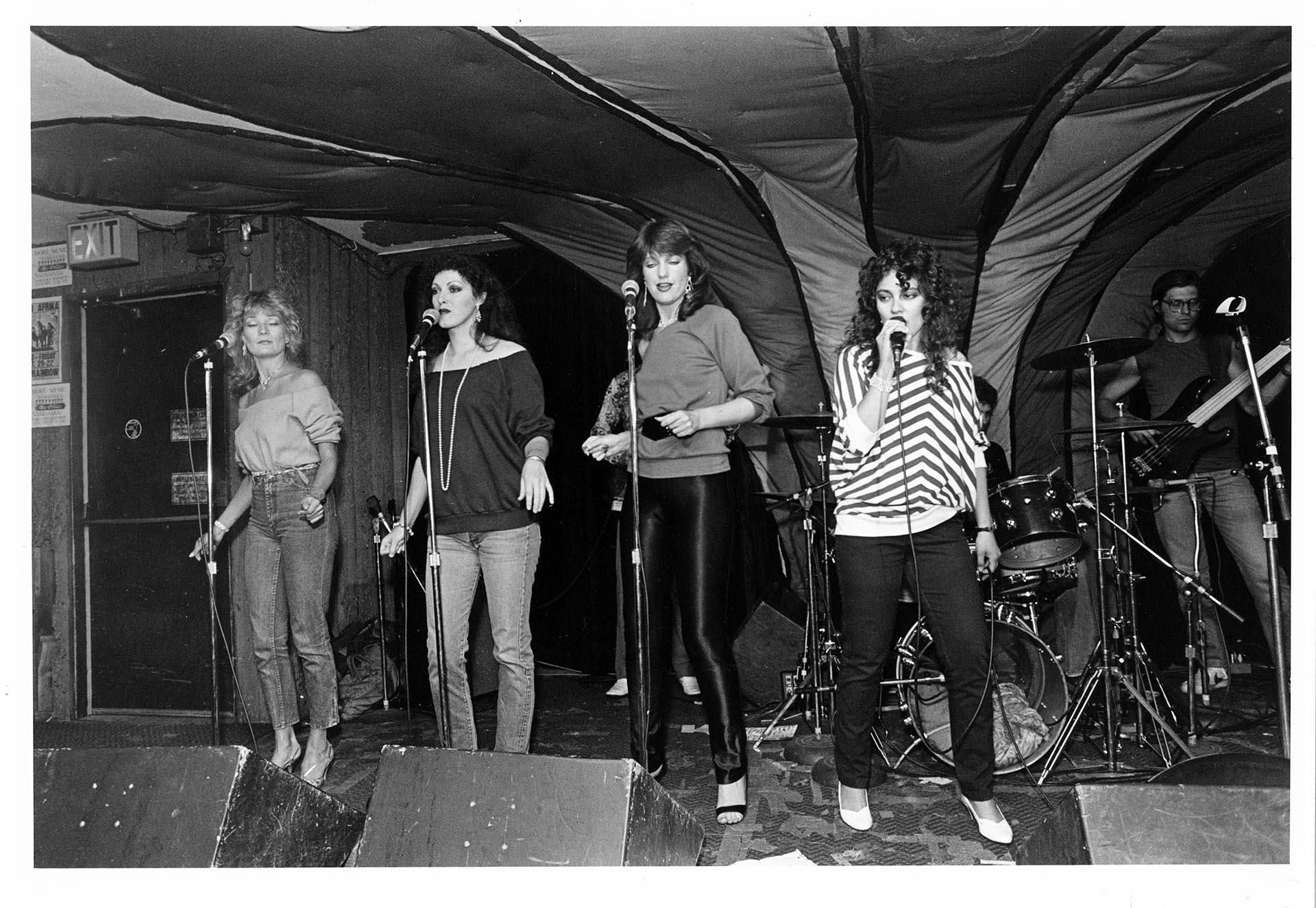 Image of Annie Rose and the Thrillers performing at the Rainbow Tavern, Seattle, September 23, 1983