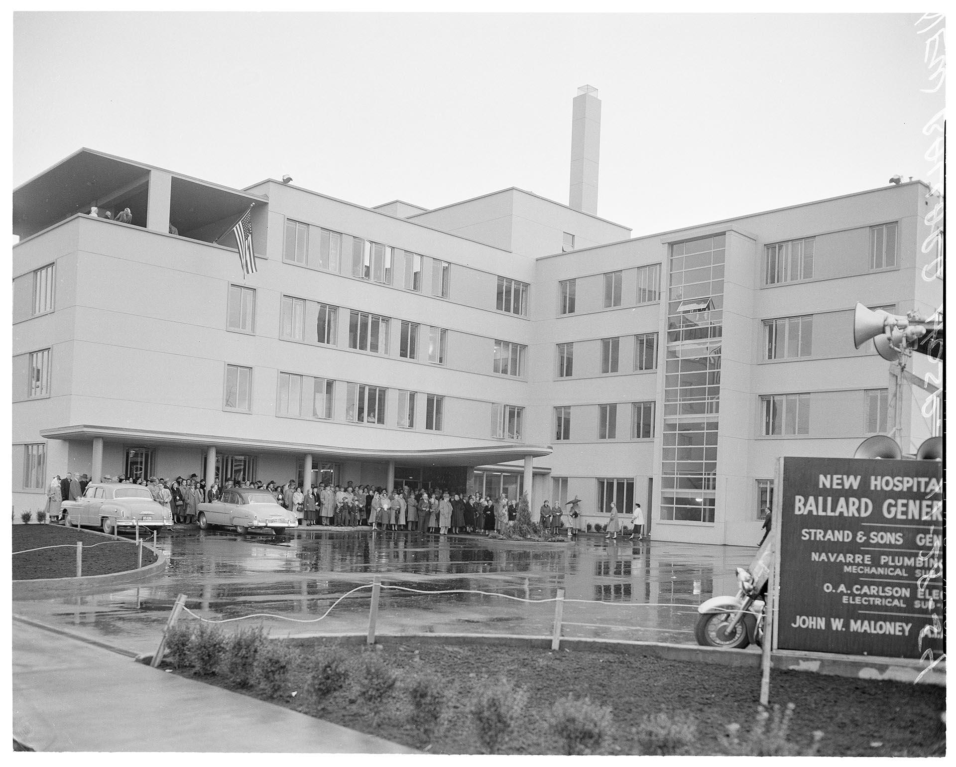 Image of Visitors lined up outside new Ballard General Hospital, Seattle, November 28, 1954