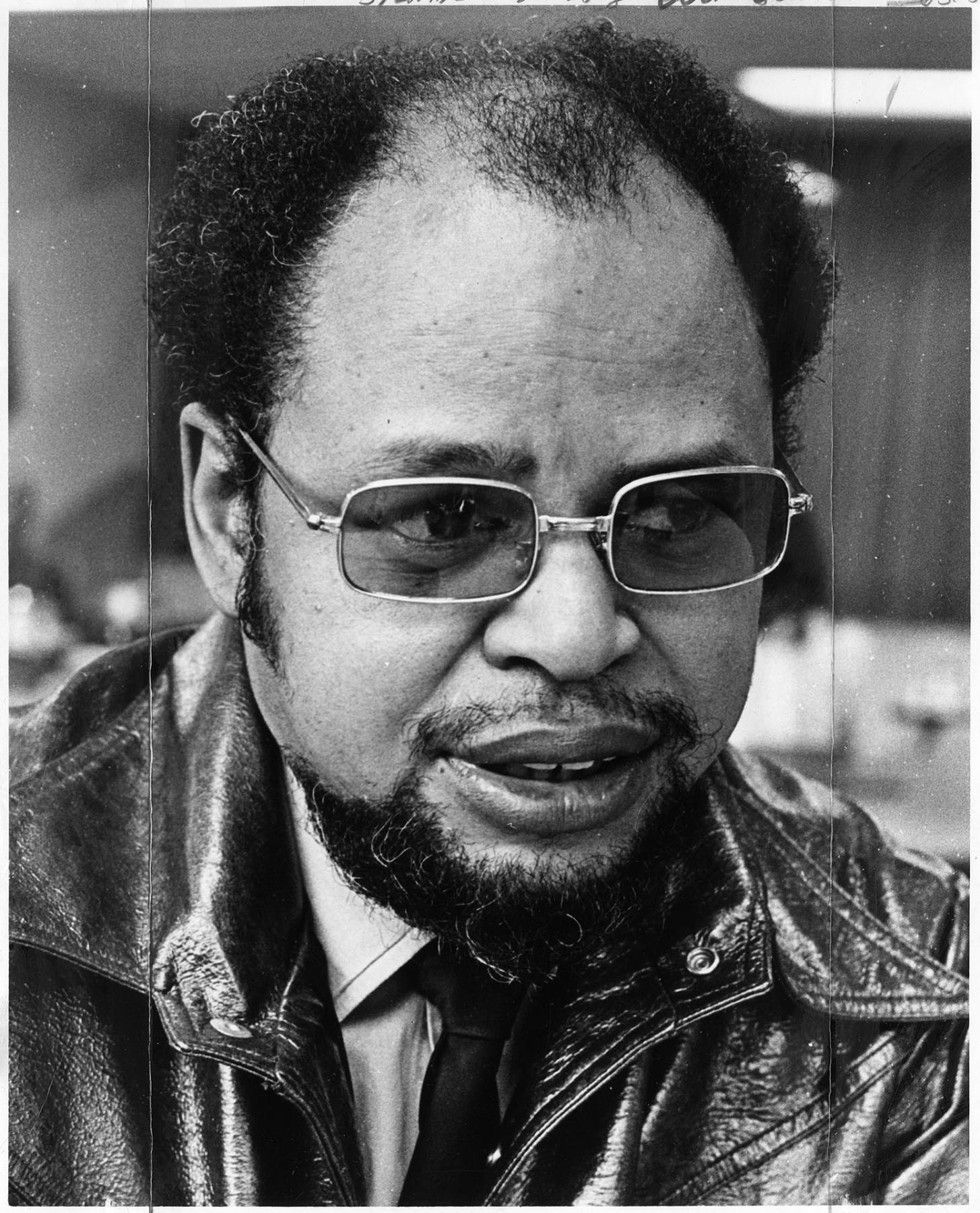 Image of Doug Barnett discussing new play, Seattle, April 5, 1970