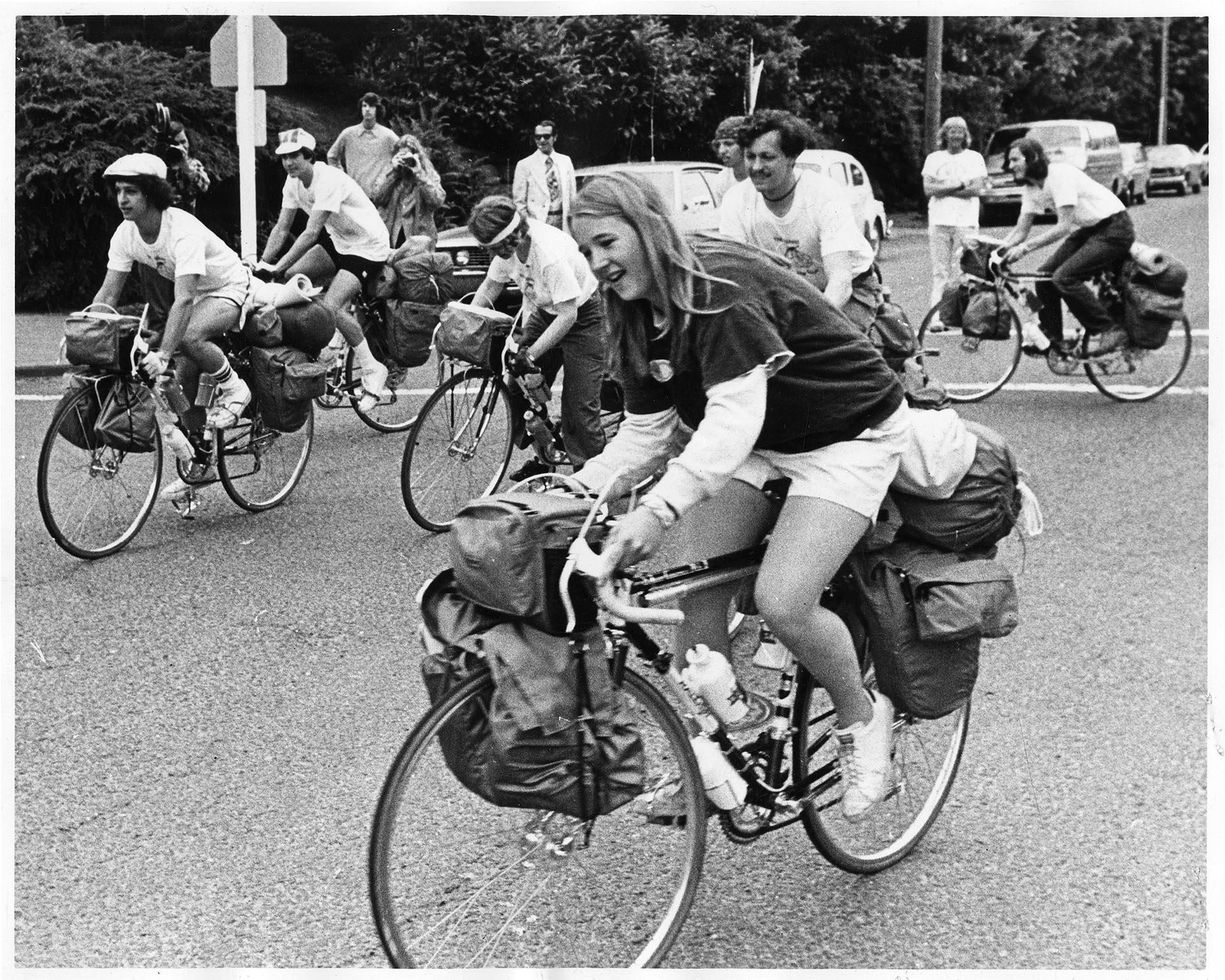 Image of Bush Cycle Club bicyclists leaving Seattle, June 14, 1975