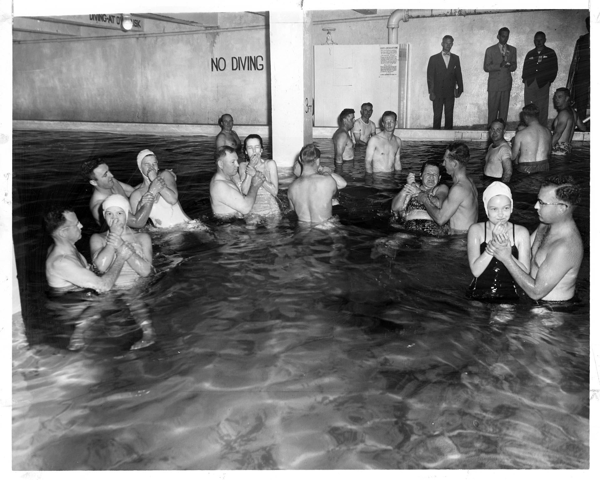 Image of Jehovah's Witnesses being baptized, Seattle, September 8, 1952