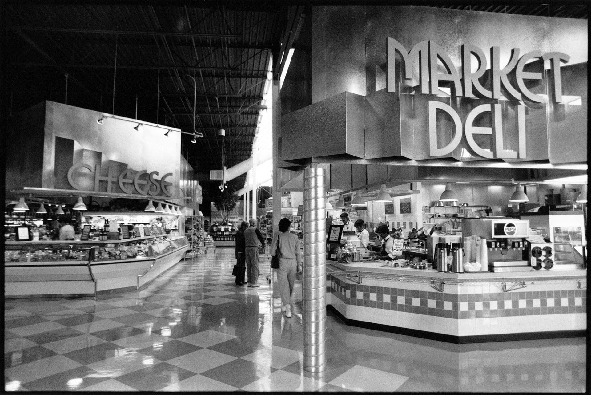 Image of Larry's Market interior, Bellevue, October 24, 1990