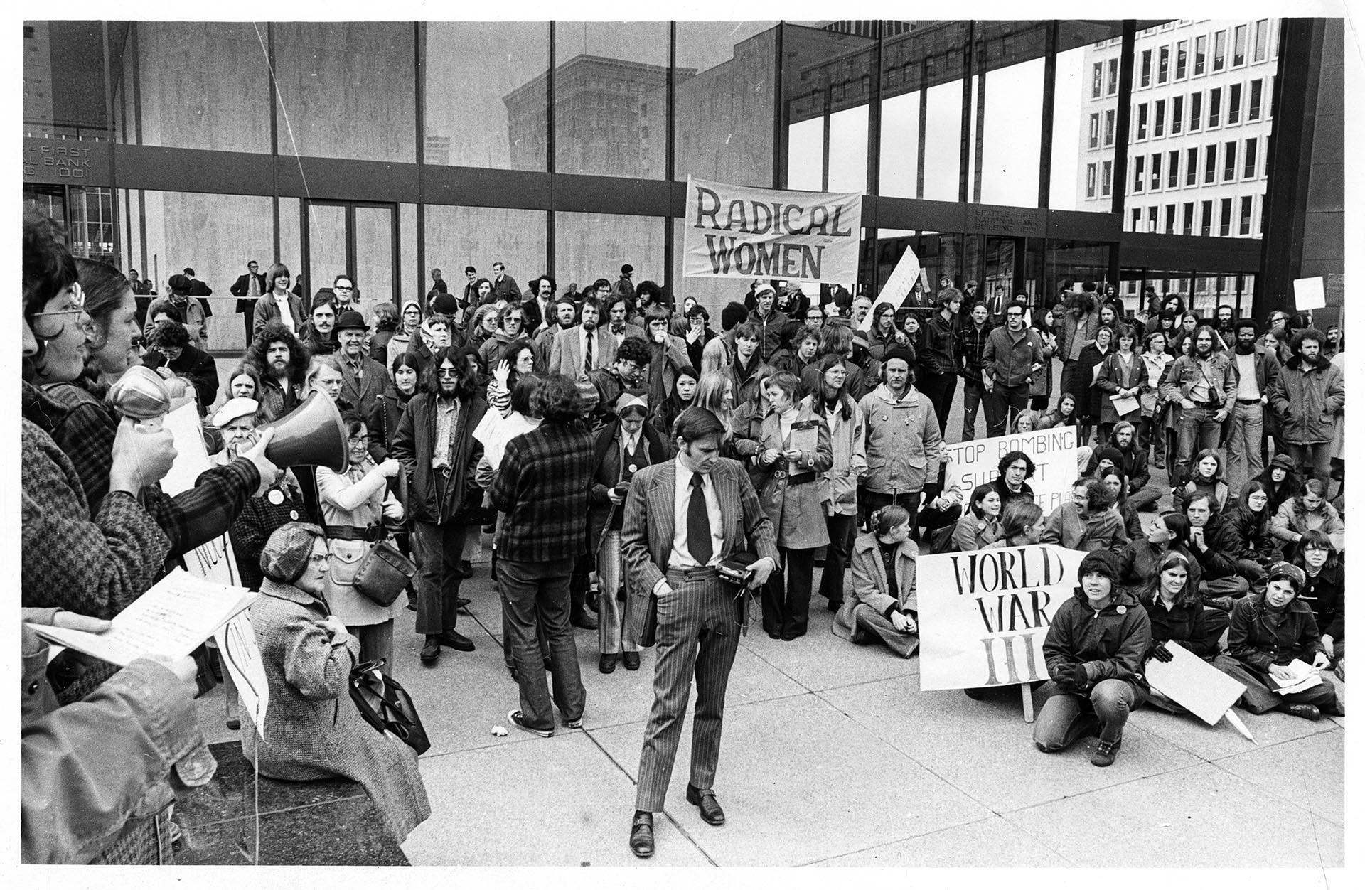 Image of Anti-war protest in front of Seattle-First National Bank, April 17, 1972