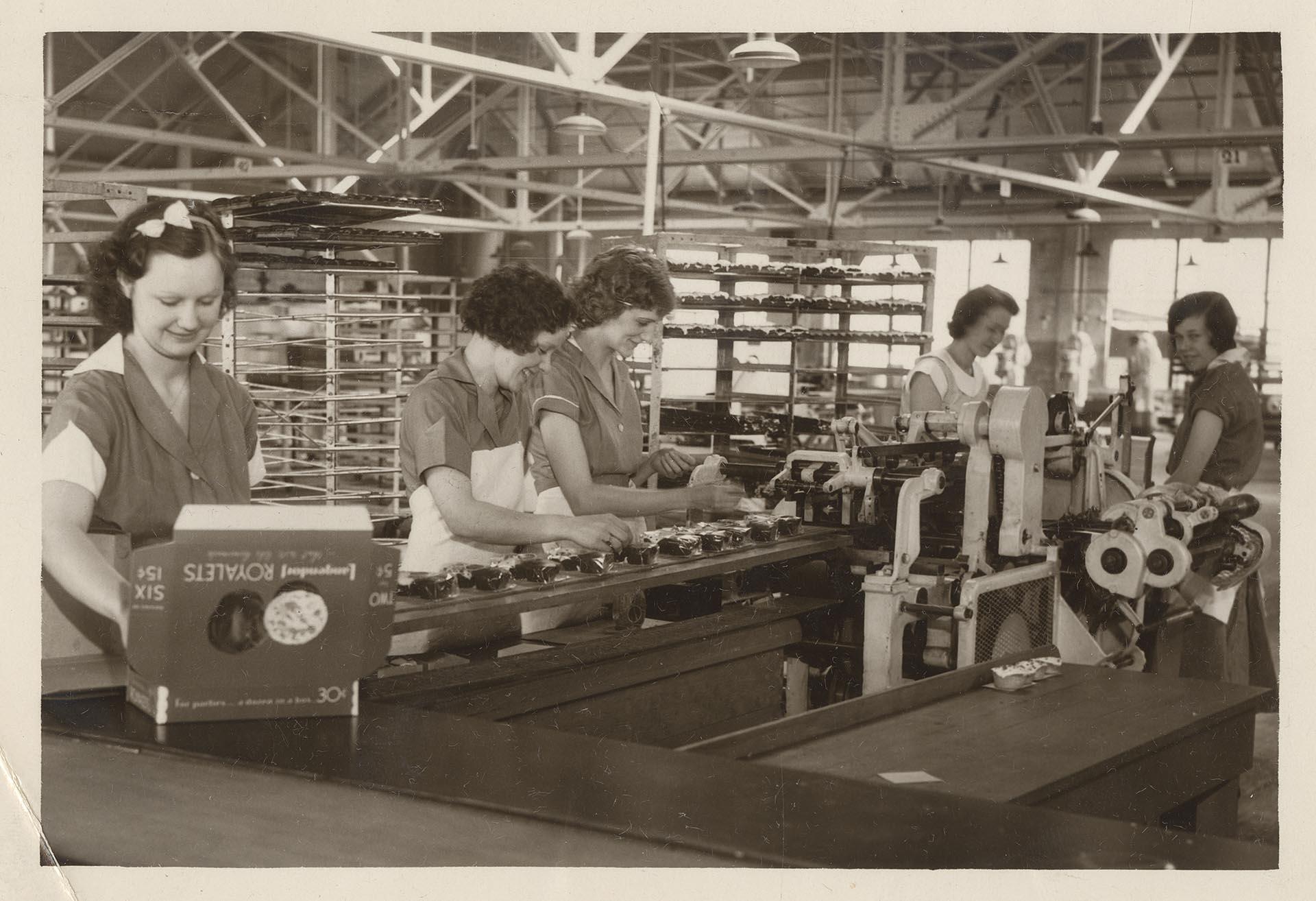 Image of Women making cupcakes at Langendorf bakery, Seattle, September 1934