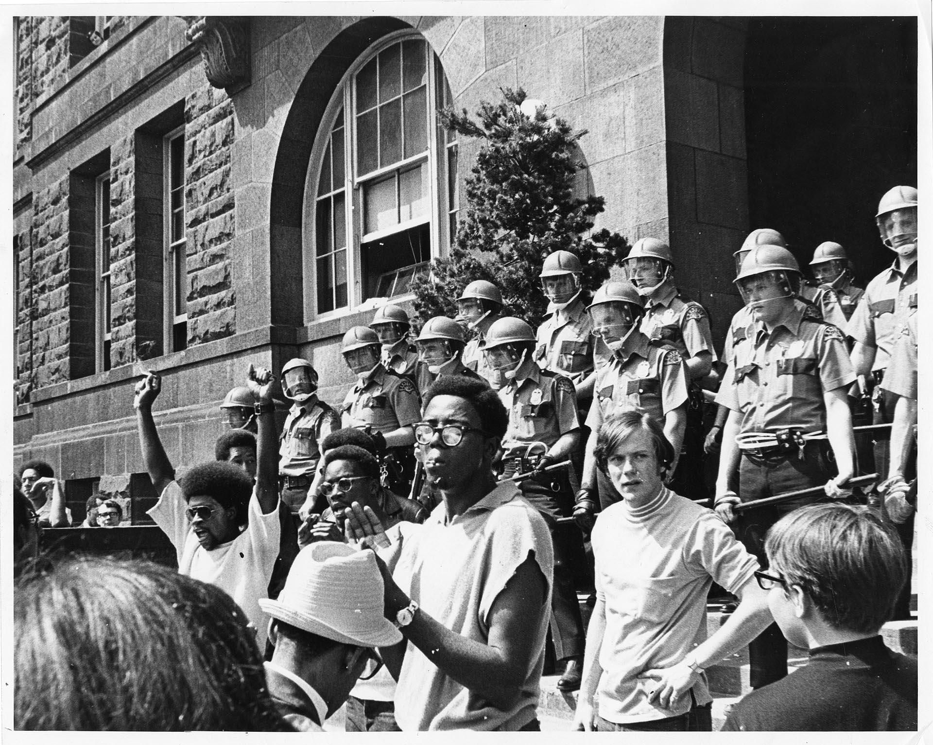 Image of Robert Davis, Jr. leading protest outside SCC, Seattle, May 22, 1969