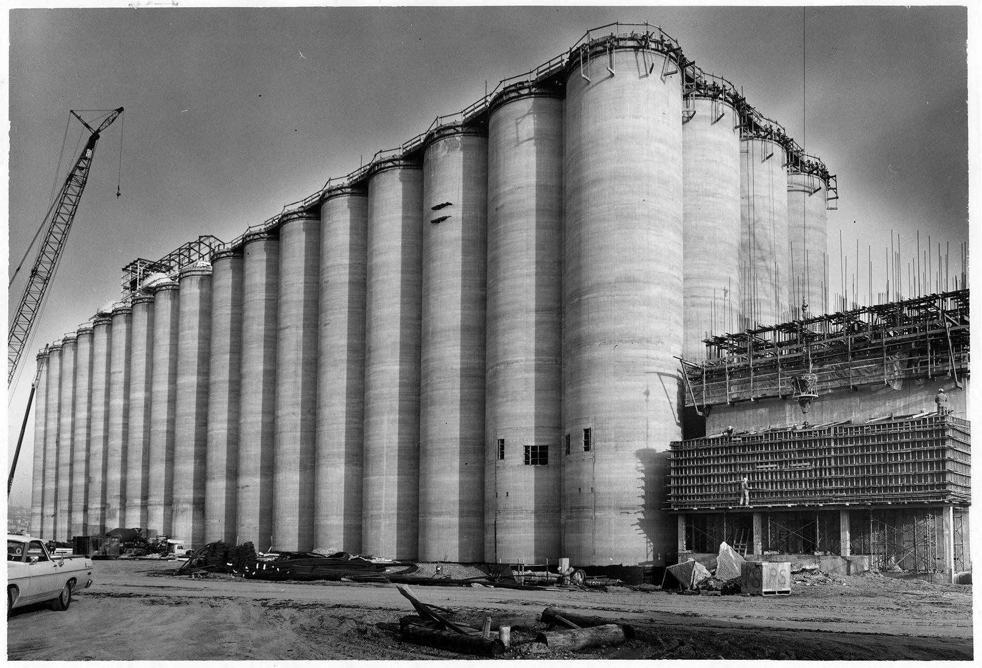 Image of Exterior of Pier 86 grain terminal, Seattle, January 6, 1970