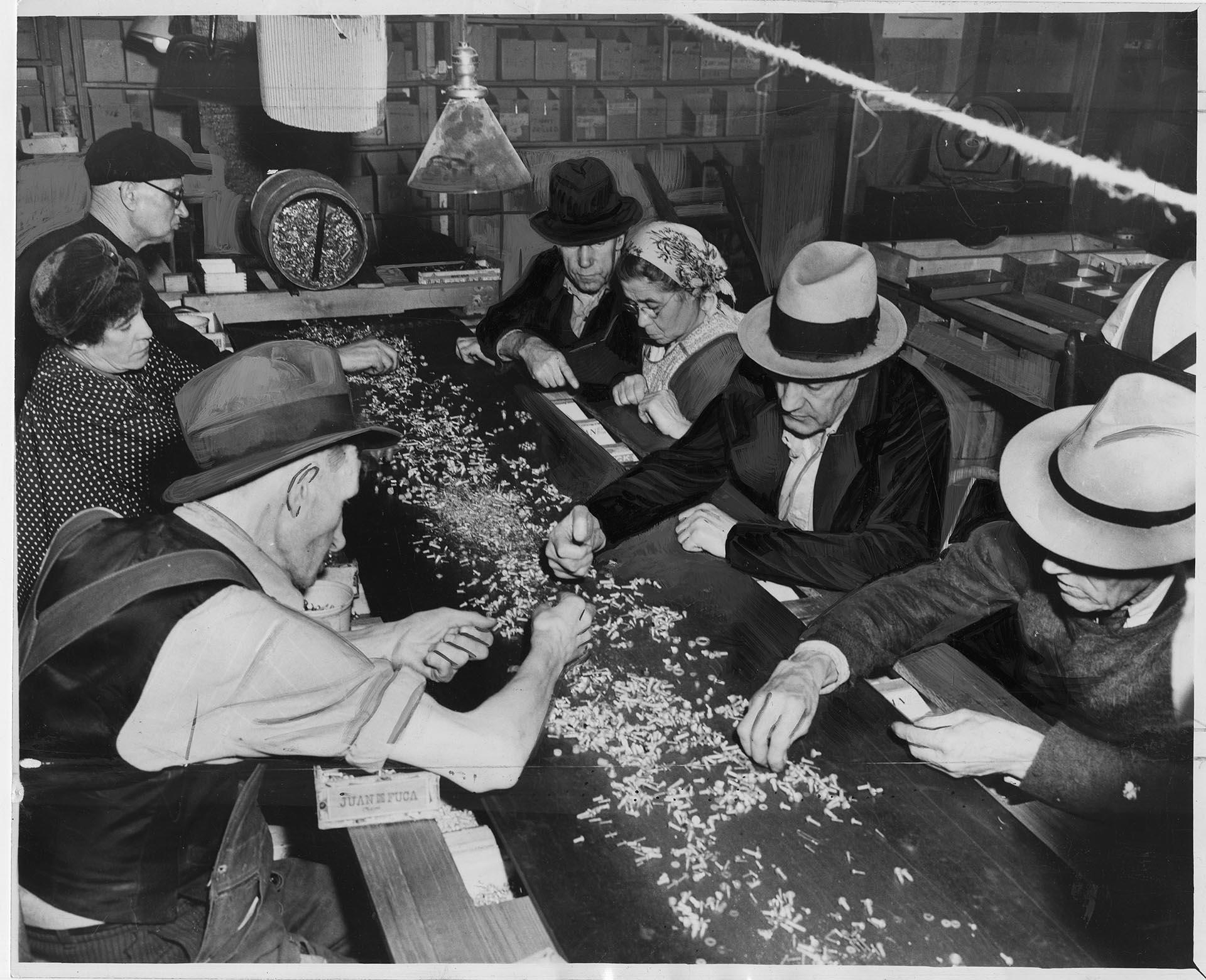 Image of Employees reclaiming hardware at Goodwill, Seattle, October 15, 1942