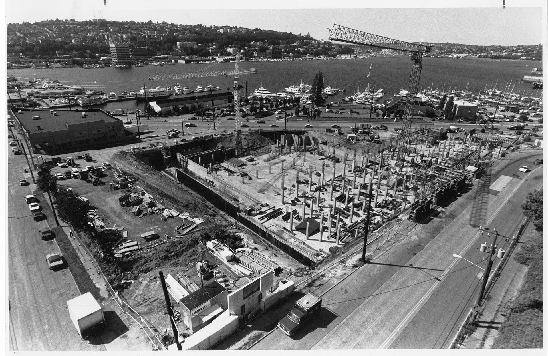 Image of Fred Hutchinson Cancer Research Center under construction, Seattle, August 15, 1991