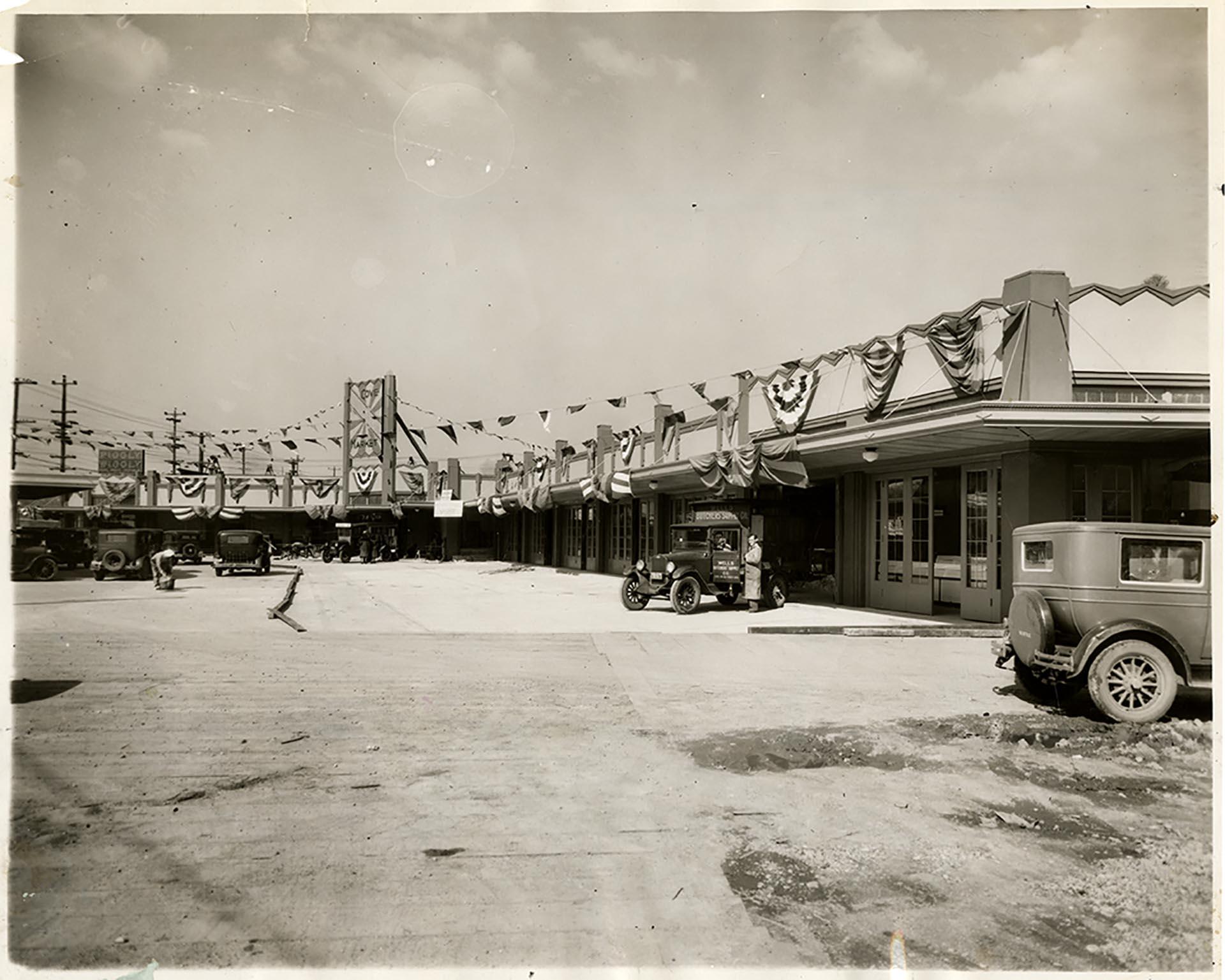 Image of Cove Mid-City Market, Seattle, March 27, 1931