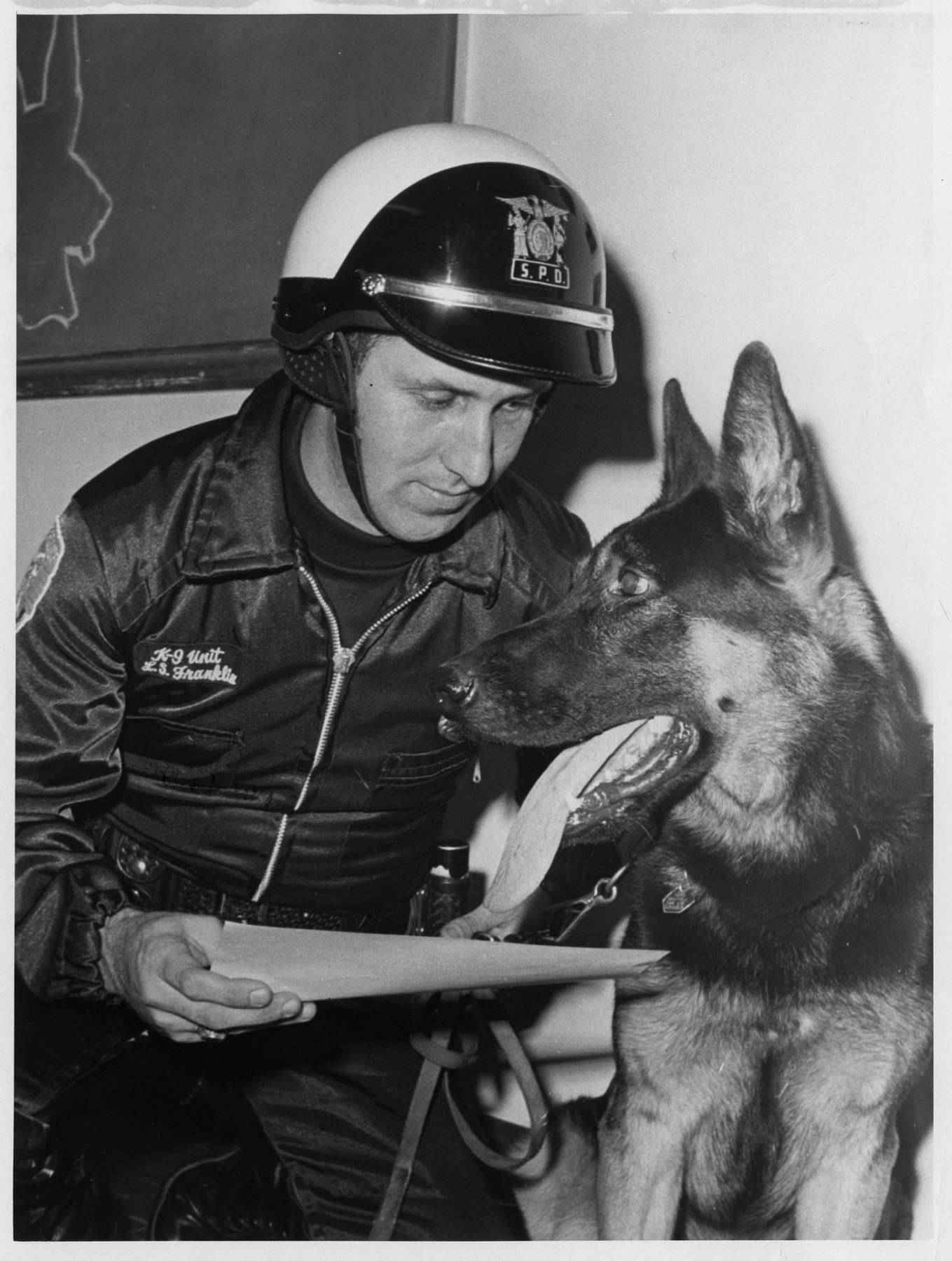 Image of Officer with police dog, Seattle, October 9, 1973