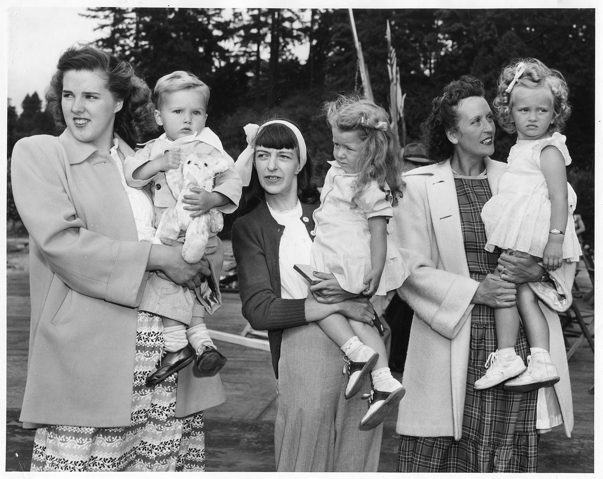Image of Mothers holding Baby Beauty Contest winners, Seattle, August 7, 1949