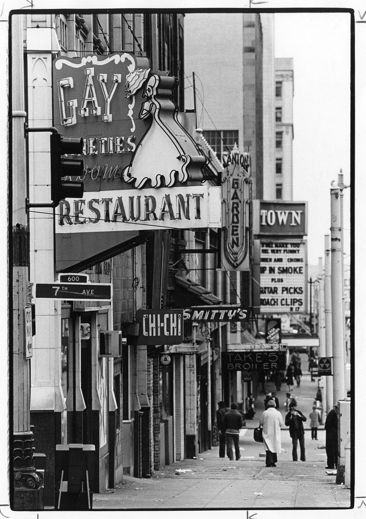 Image of Pike Street at 7th Avenue, Seattle, December 18, 1978