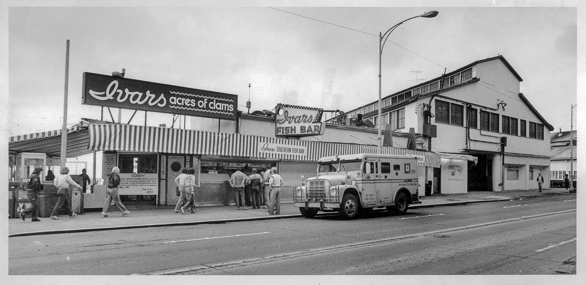 Image of Customers ordering at Ivar's Fish Bar, Seattle, March 4, 1982