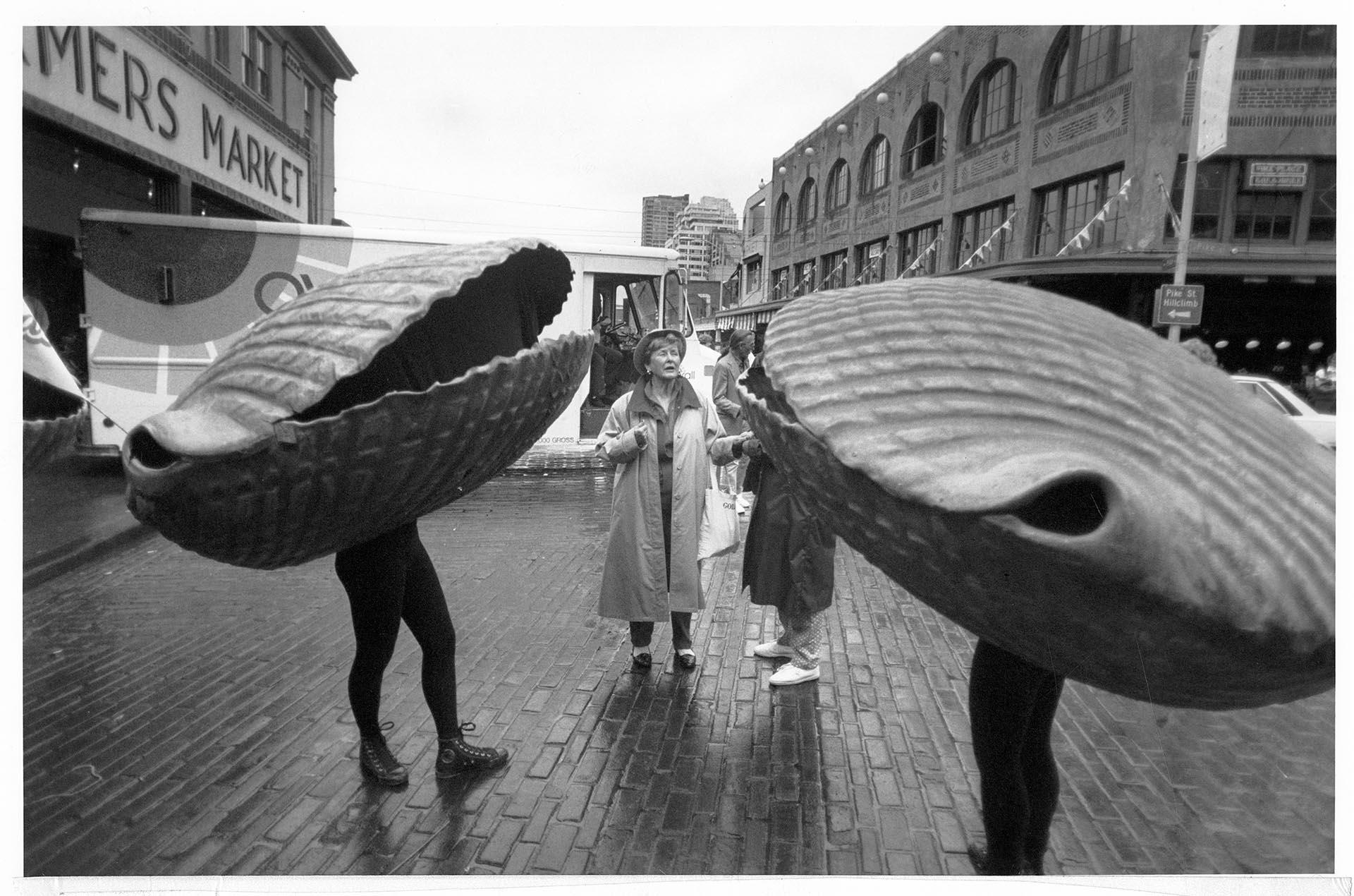 Image of Ivar's Dancing Clams at Pike Place Market, Seattle, May 7, 1991
