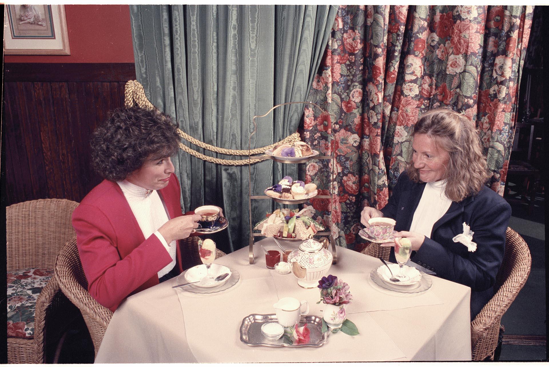 Image of Diners drinking tea at Queen Mary, Seattle, October 4, 1990