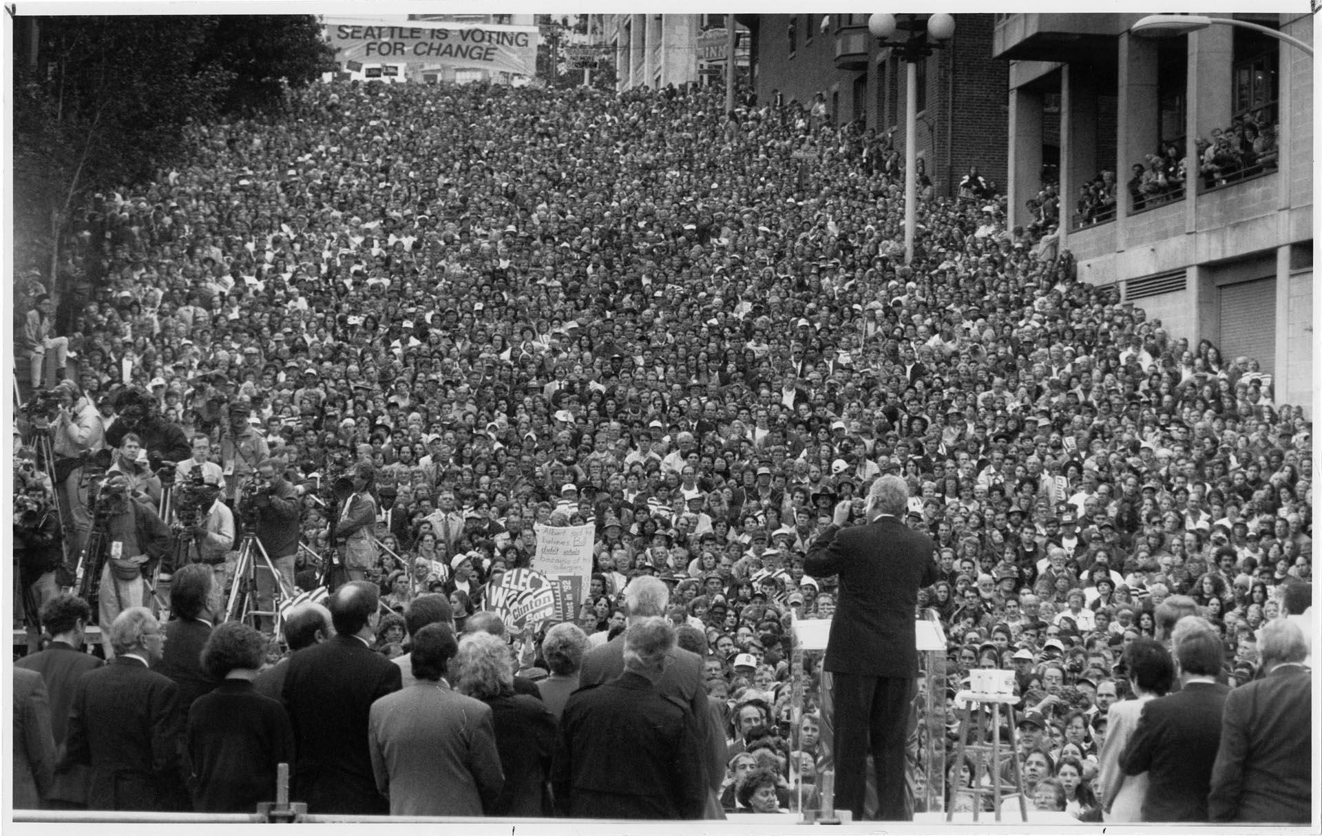 Image of Bill Clinton campaigning in Seattle, October 22, 1992